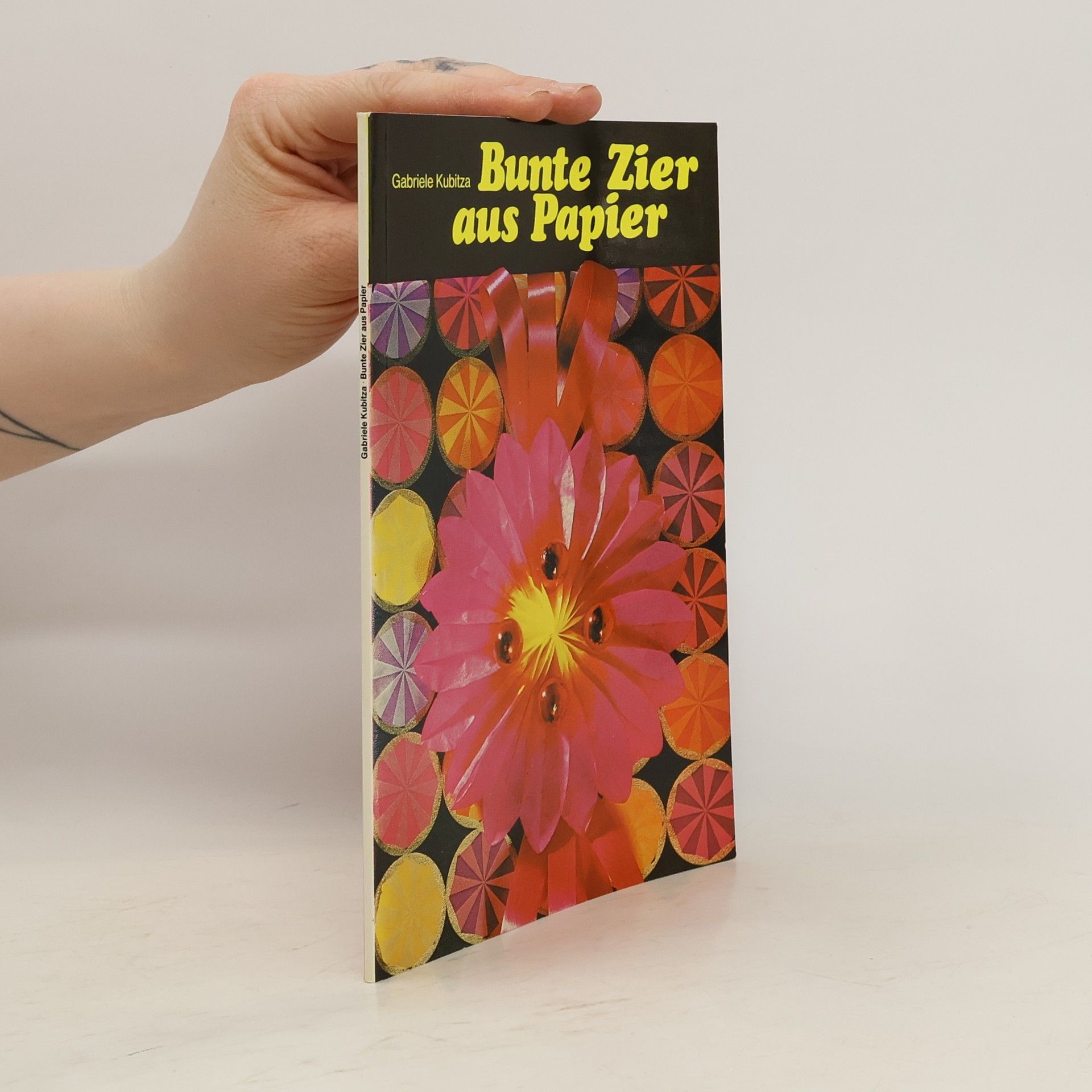 Gabriele Kubitza Bunte Zier aus Papier