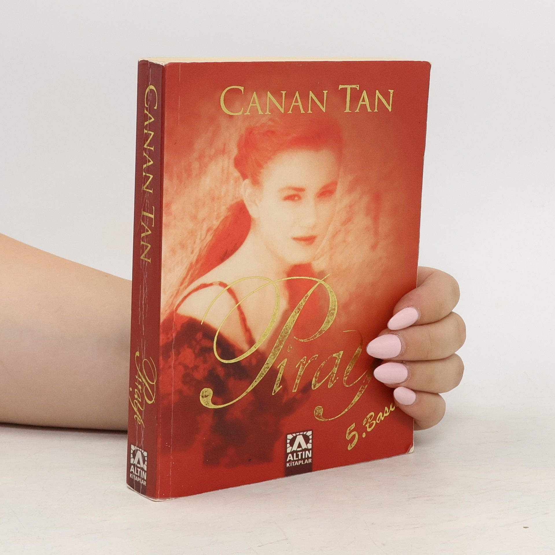 Canan Tan Piraye