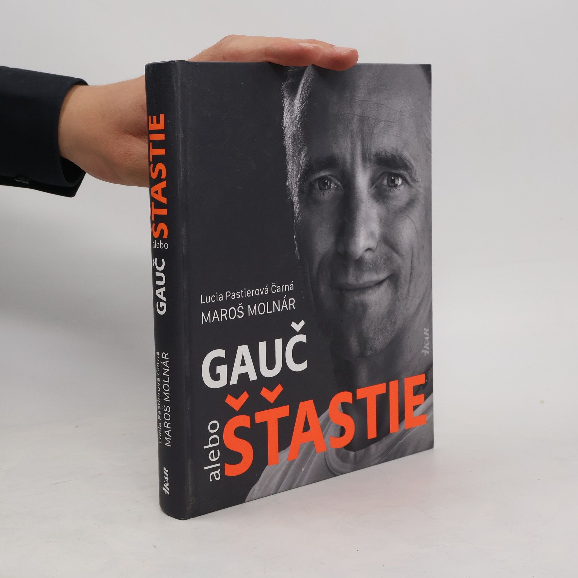 Lucia Pastierová Čarná Gauč alebo šťastie