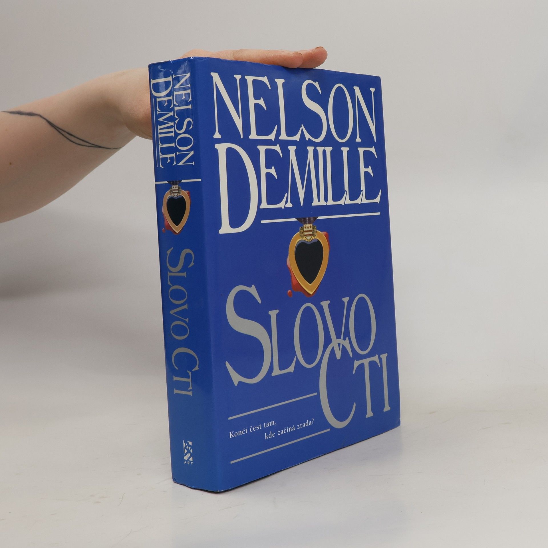 Nelson Richard DeMille Slovo cti