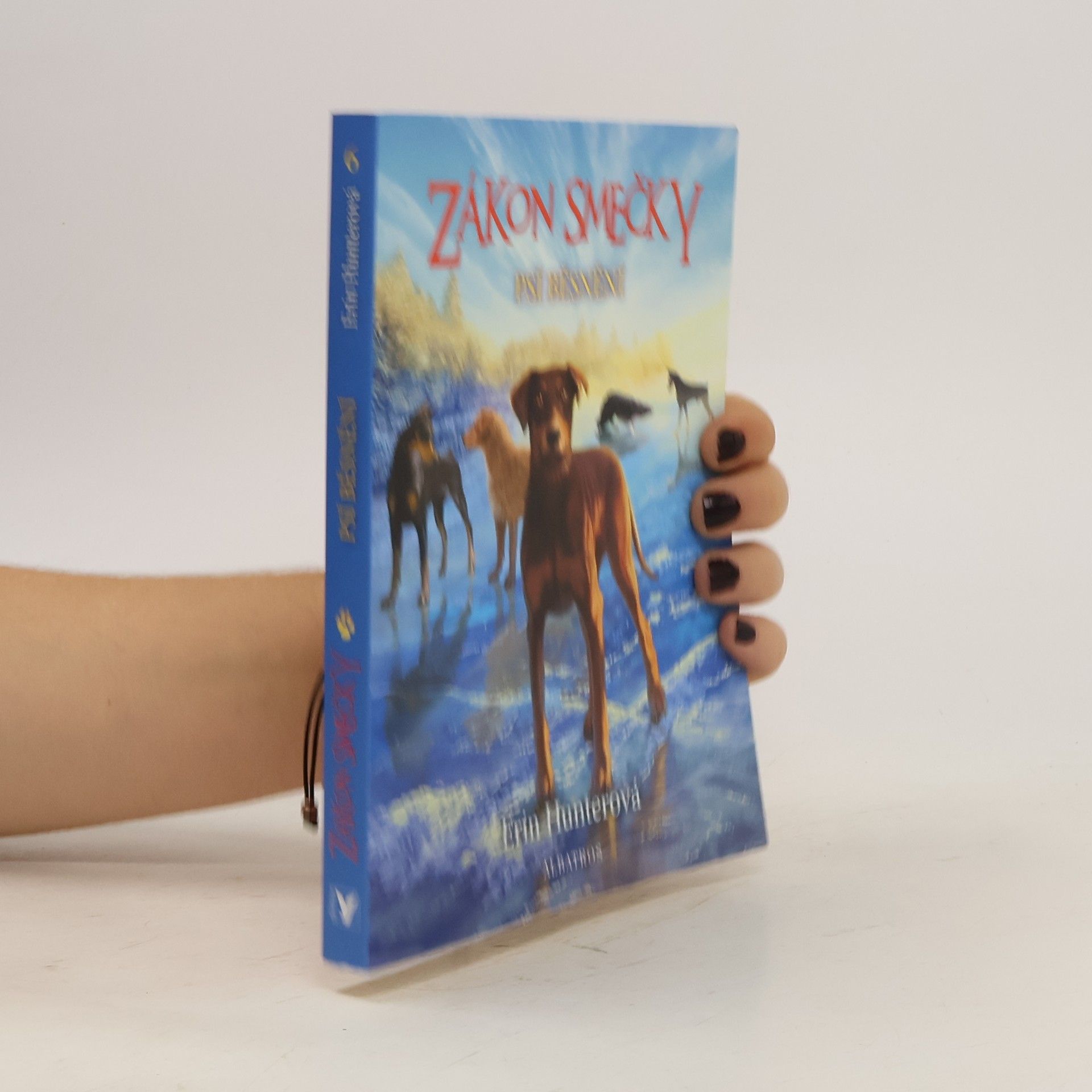 Erin Hunter Psí běsnění. Zákon smečky