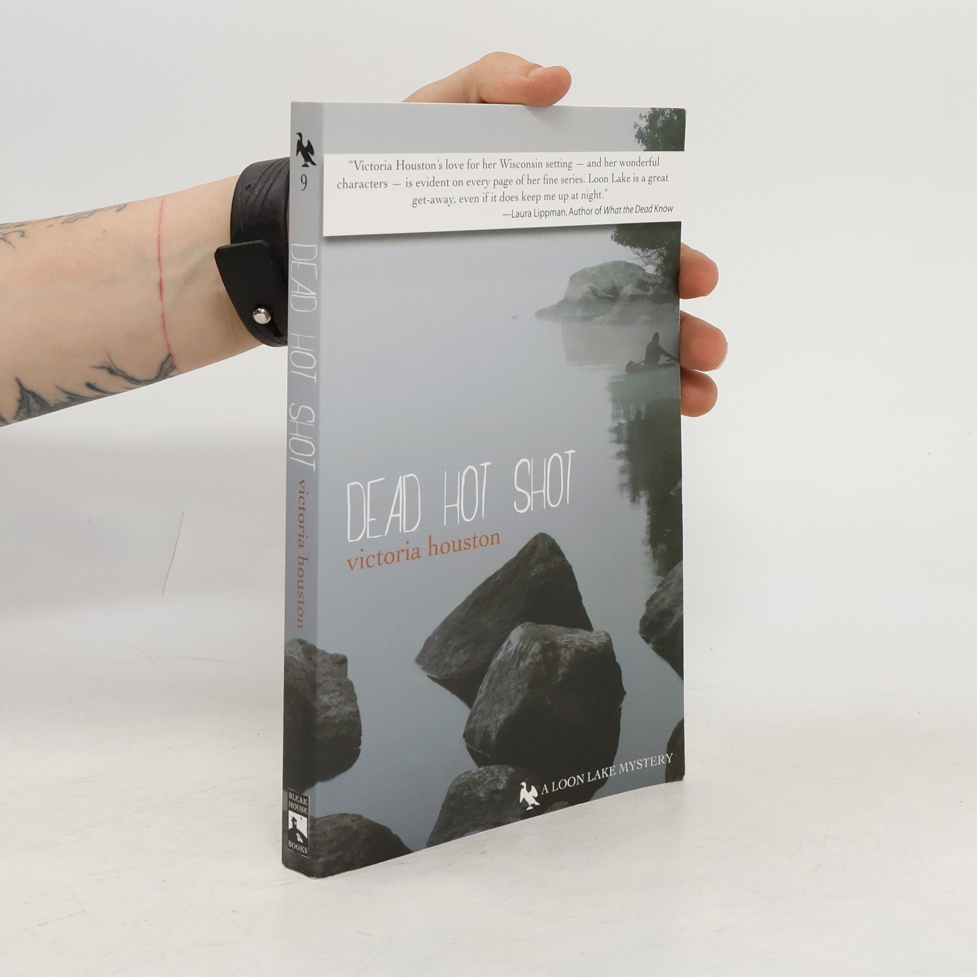 Victoria Houston Dead Hot Shot