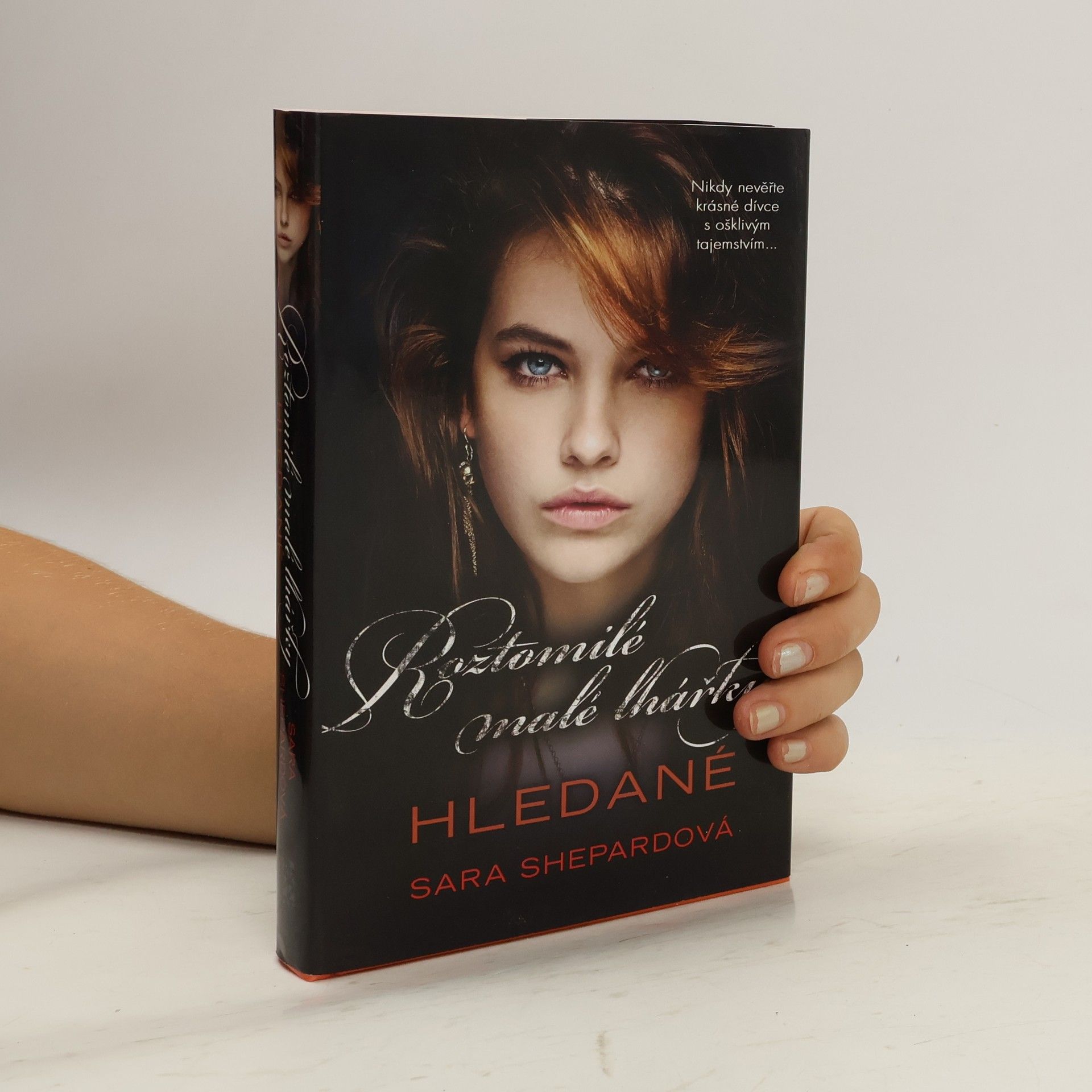 Sara Shepard Roztomilé malé lhářky: Hledané