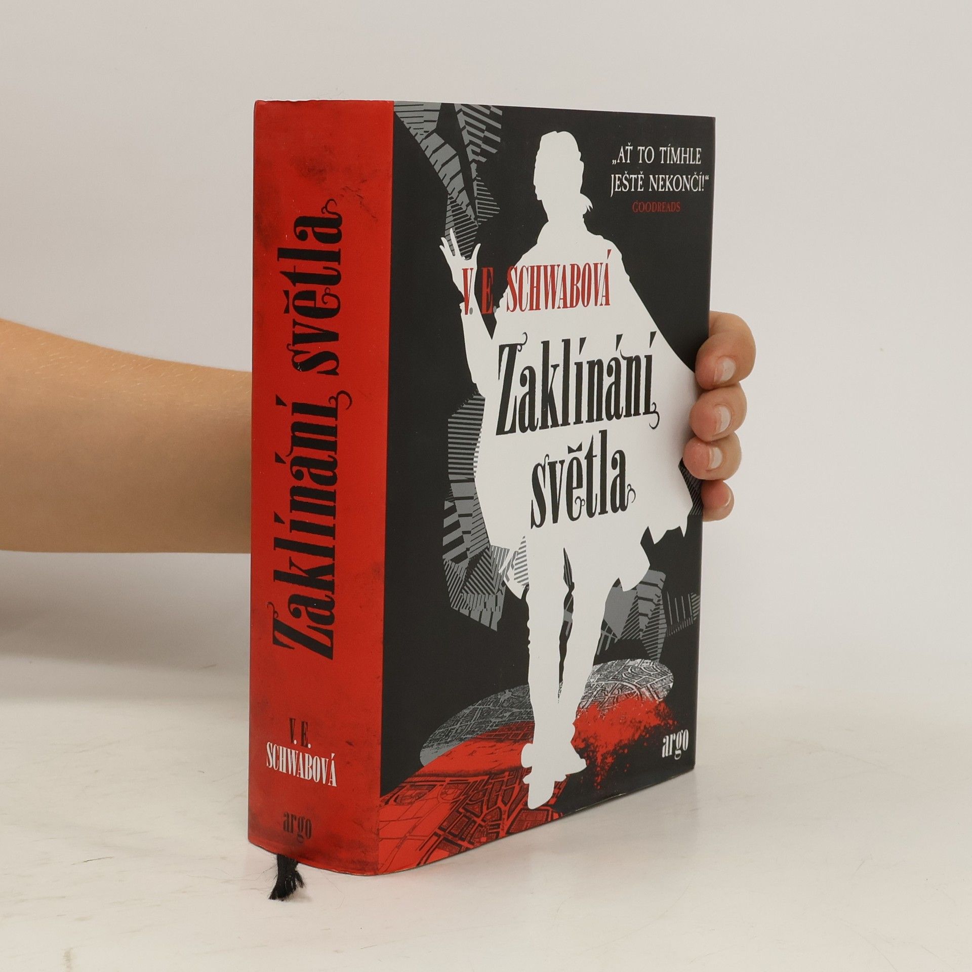V. E. Schwab Zaklínání světla