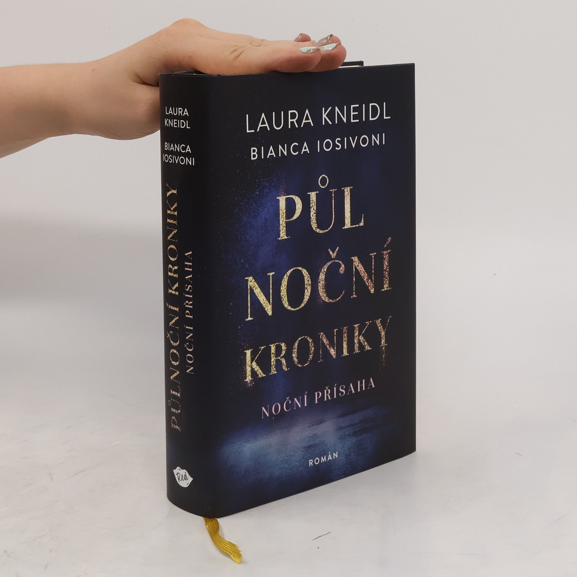 Laura Kneidl Půlnoční kroniky. Noční přísaha