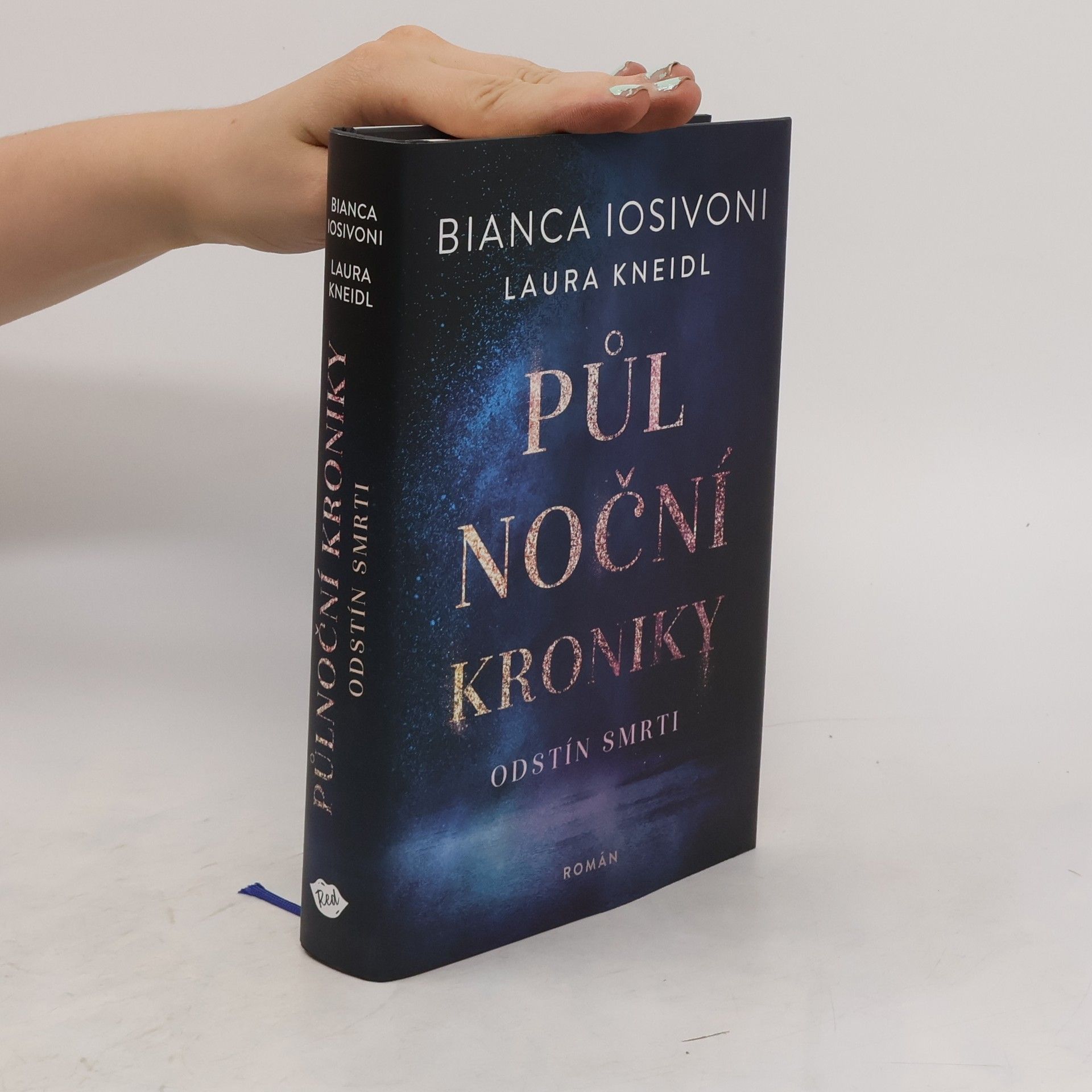 Laura Kneidl Půlnoční kroniky. Odstín smrti