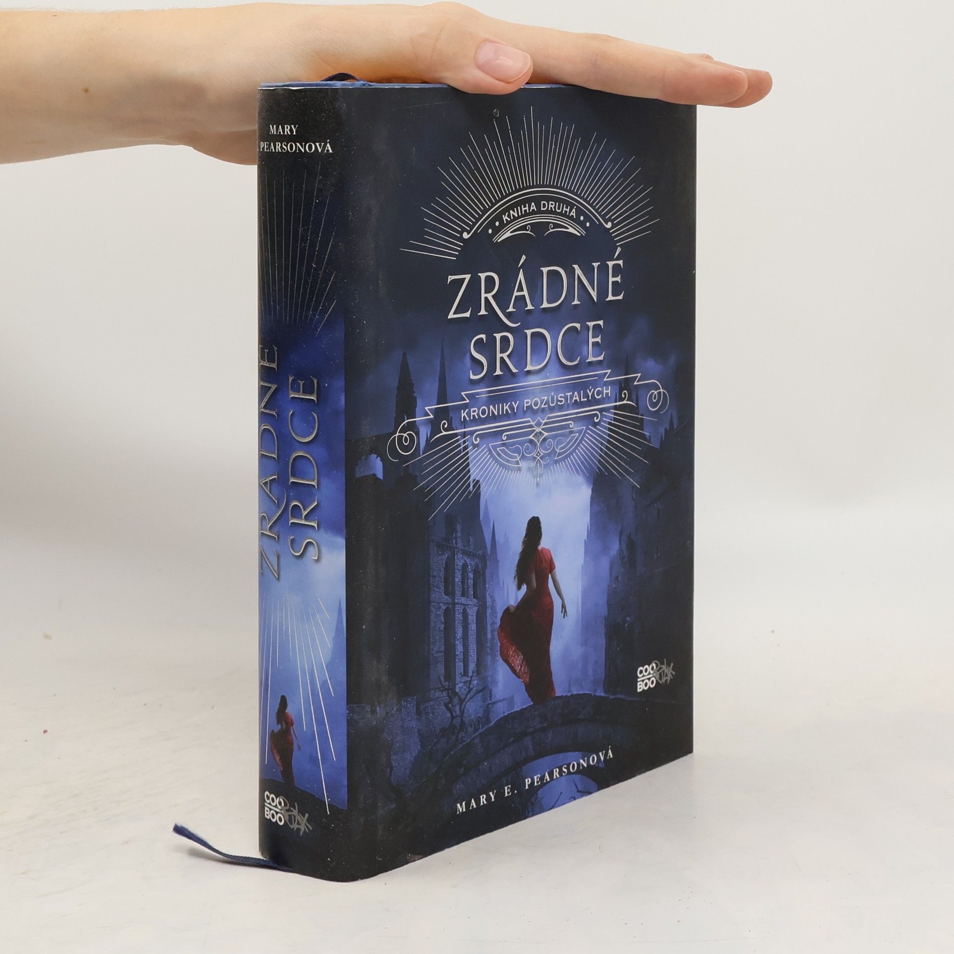 Mary E. Pearsonová Zrádné srdce. Kroniky pozůstalých. Kniha druhá