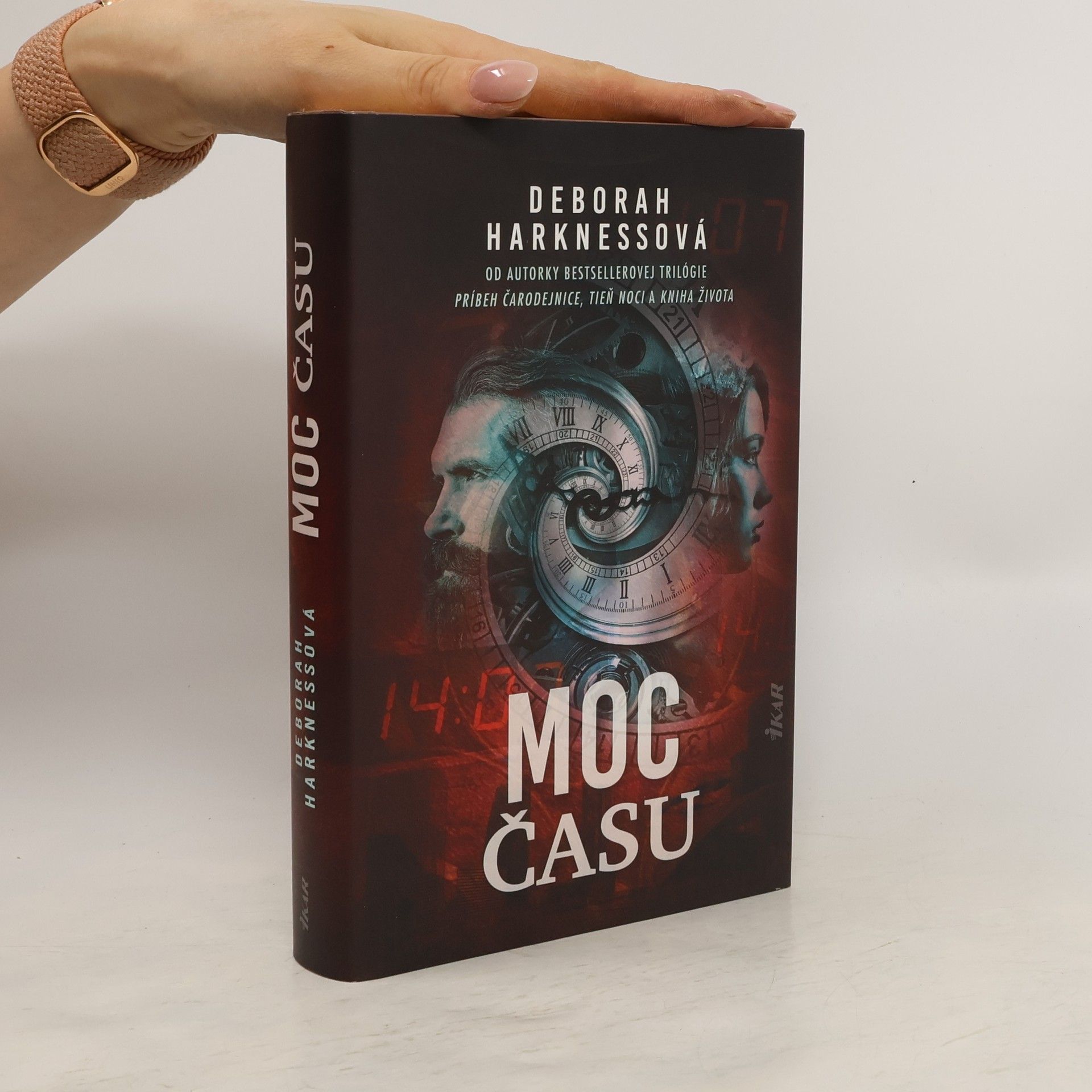 Deborah Harkness Moc času