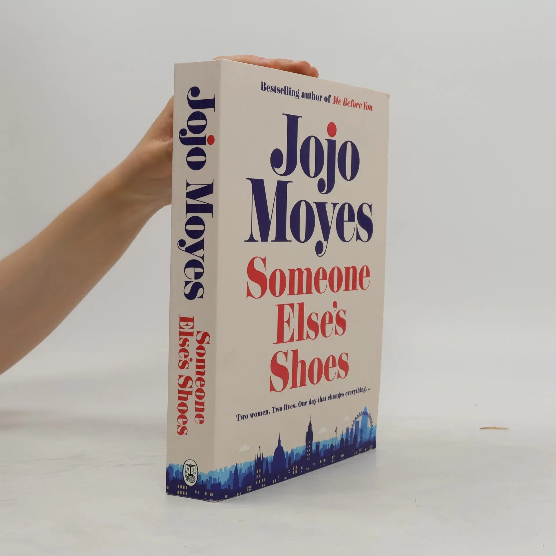 Someone else's shoes | Book | Paperback | Jojo Moyes | EN