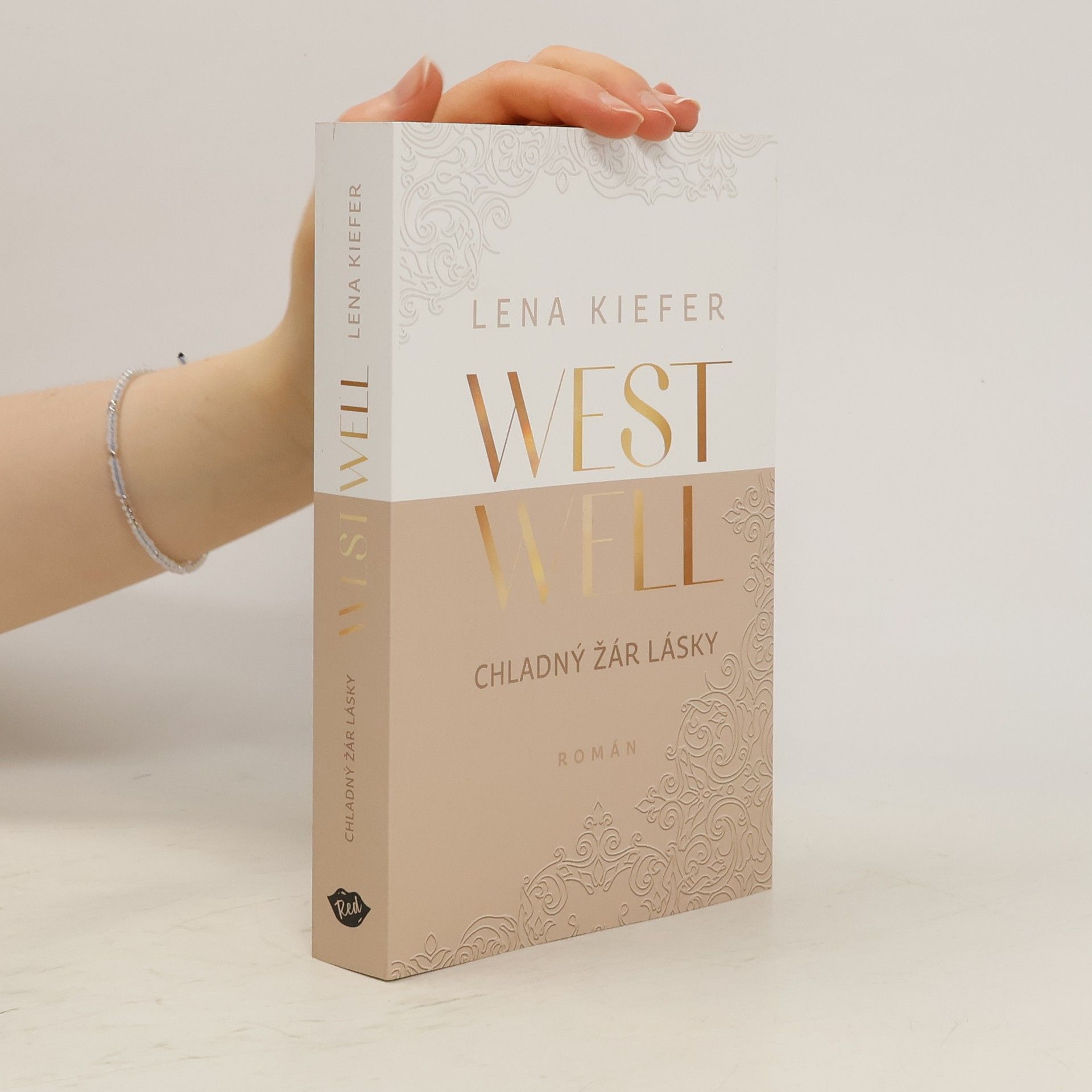 Lena Kiefer Westwell: Chladný žár lásky