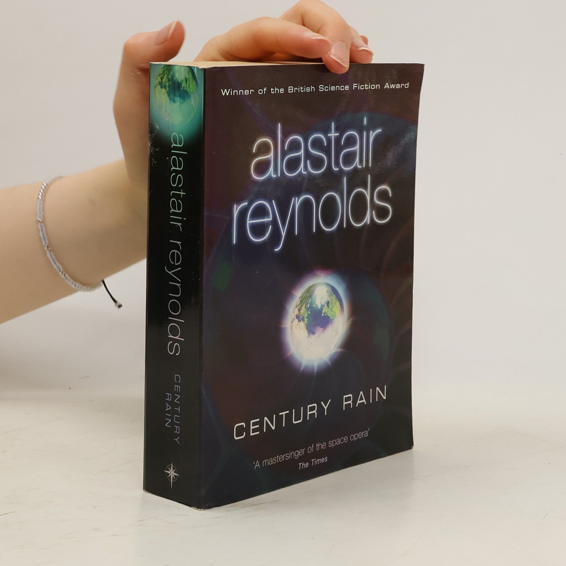 Alastair Reynolds Century rain