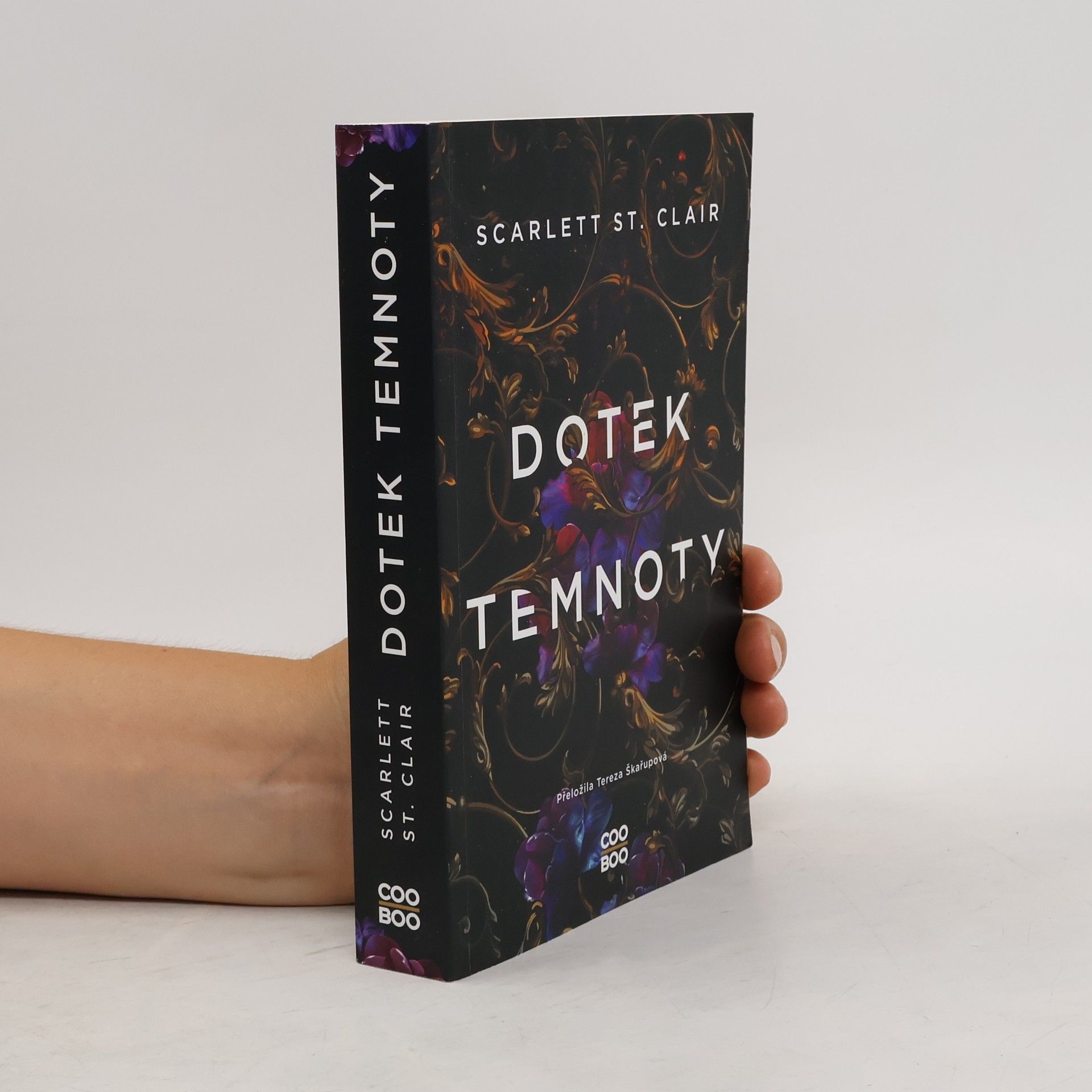 Scarlett St. Clair Dotek temnoty