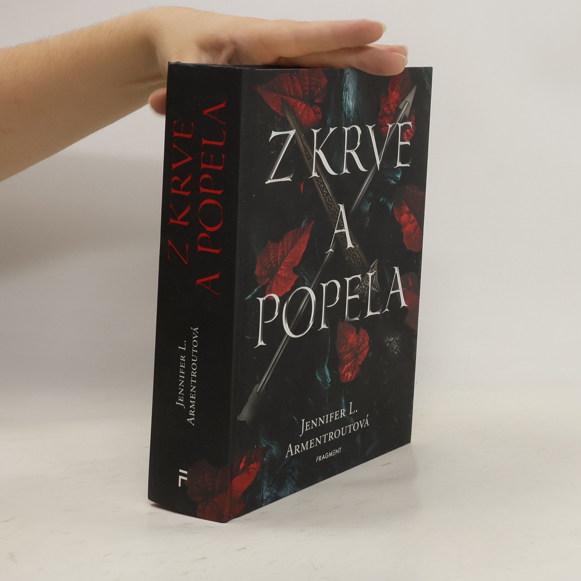 Jennifer L. Armentrout Z krve a popela