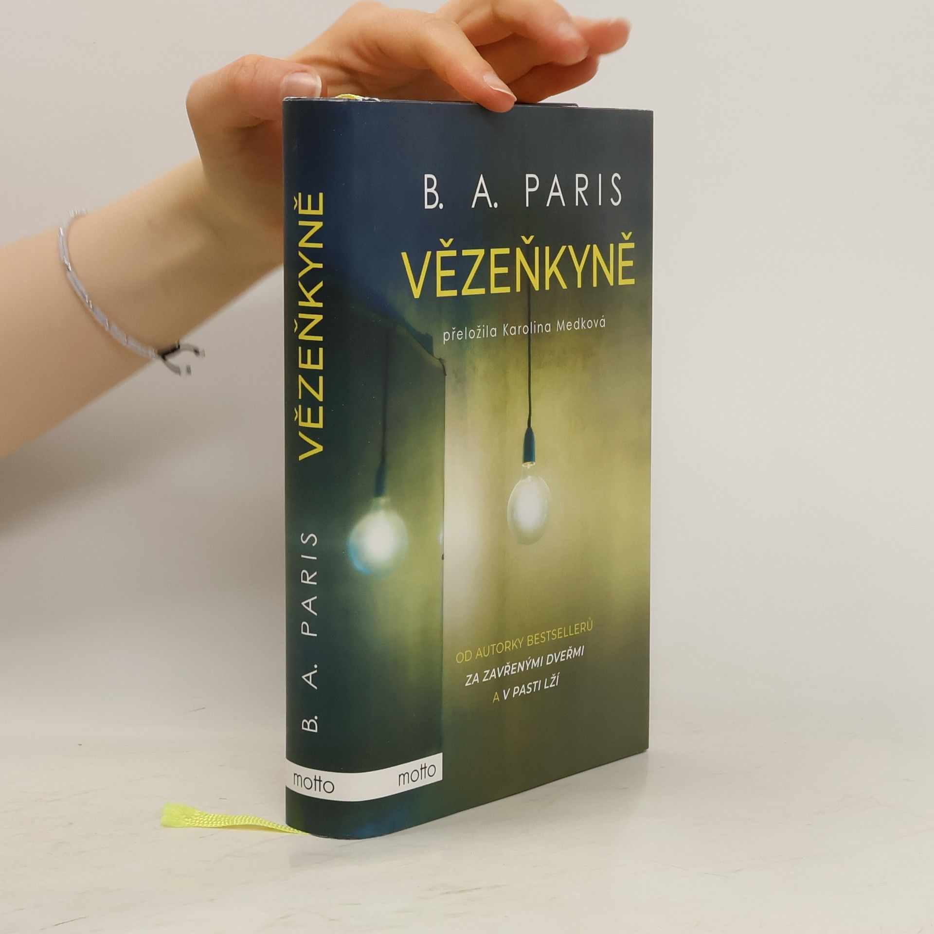 B.A. Paris Vězenkyně