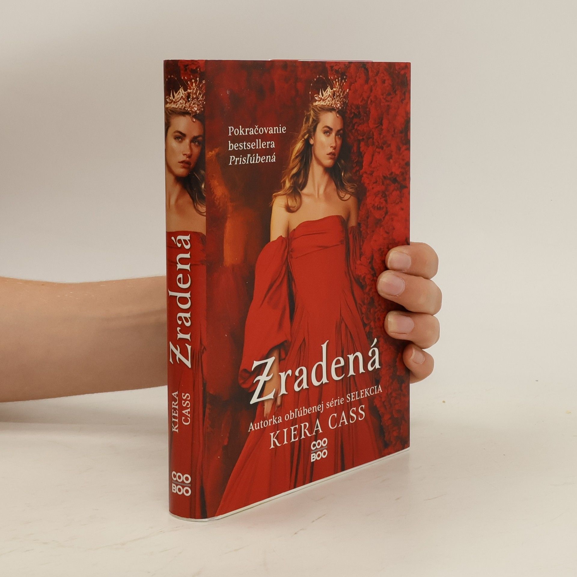 Kiera Cass Zradená