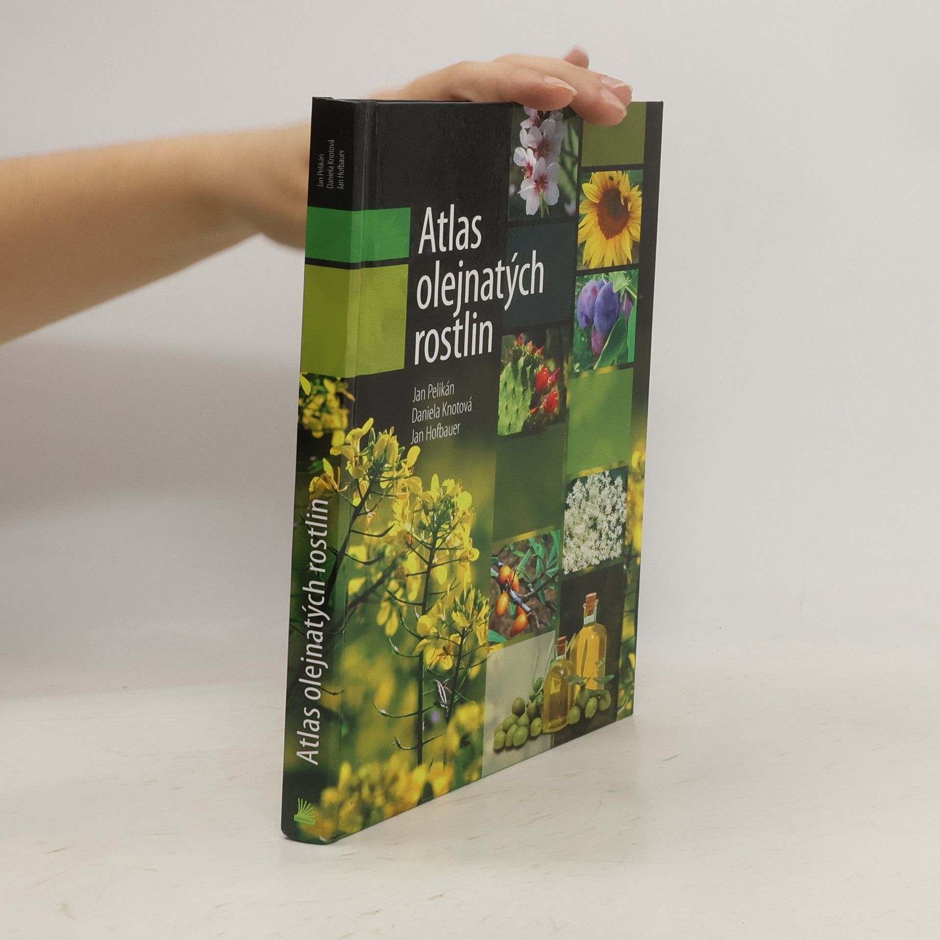 Jan Pelikán Atlas olejnatých rostlin
