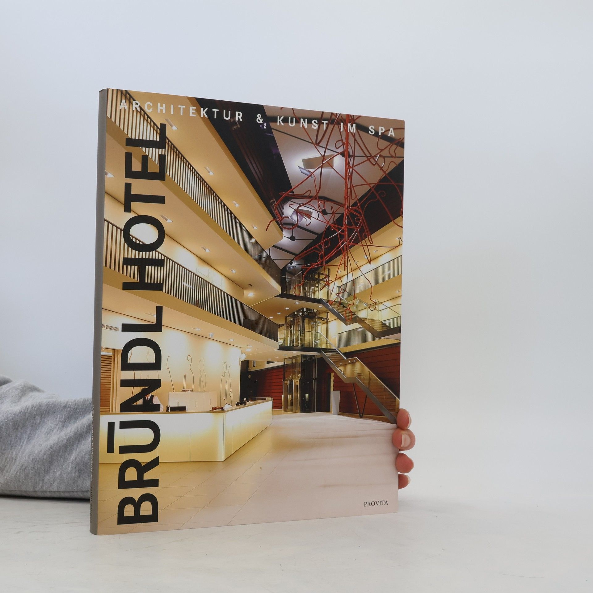Autorenkollektiv Brūndl Hotel: Architektur & Kunst im Spa