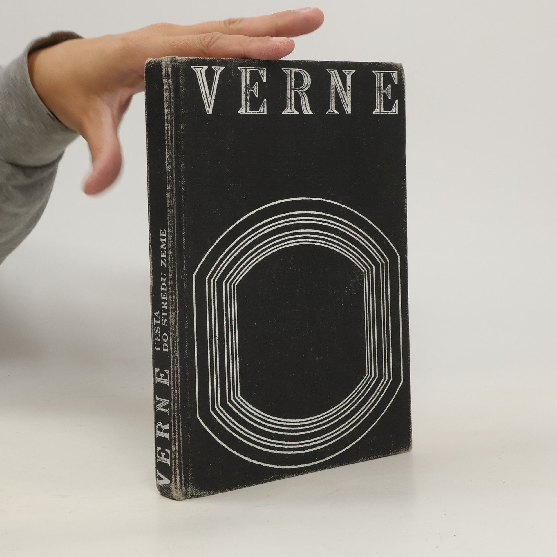 Jules Verne Cesta do stredu Zeme