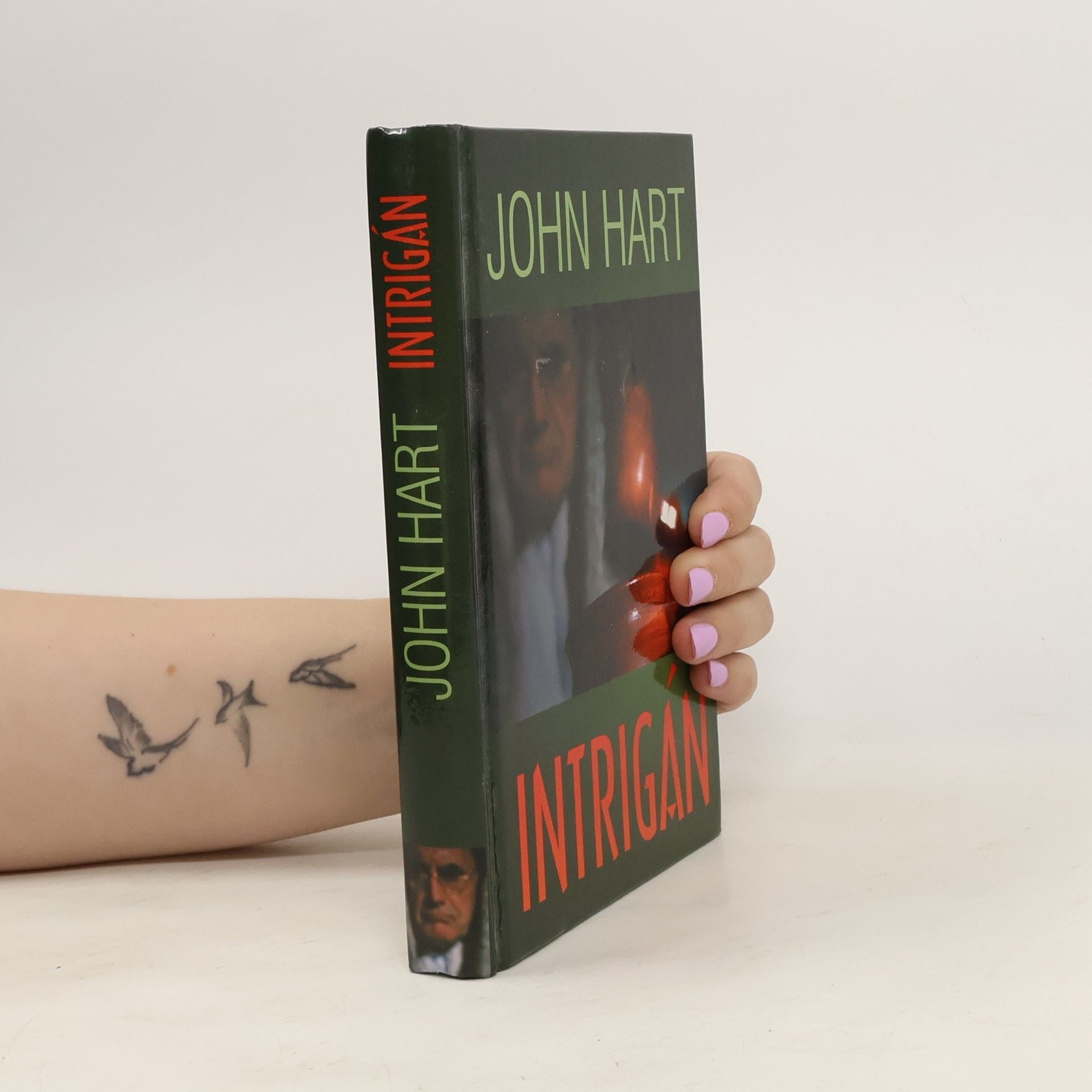 John Hart Intrigán