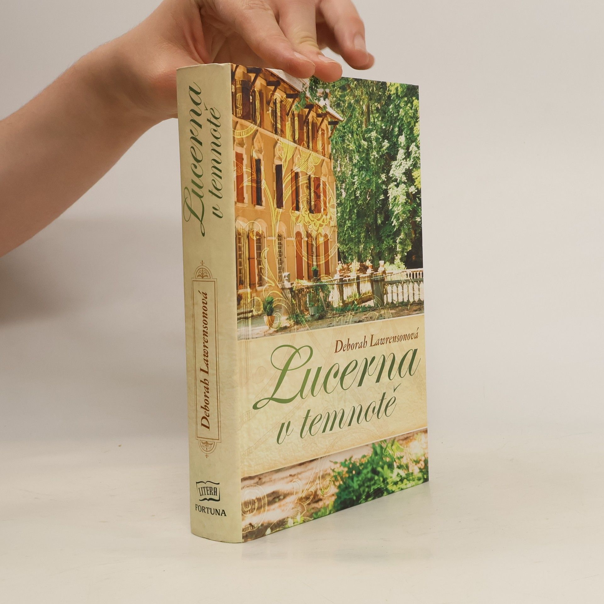 Deborah Lawrensová Lucerna v temnotě