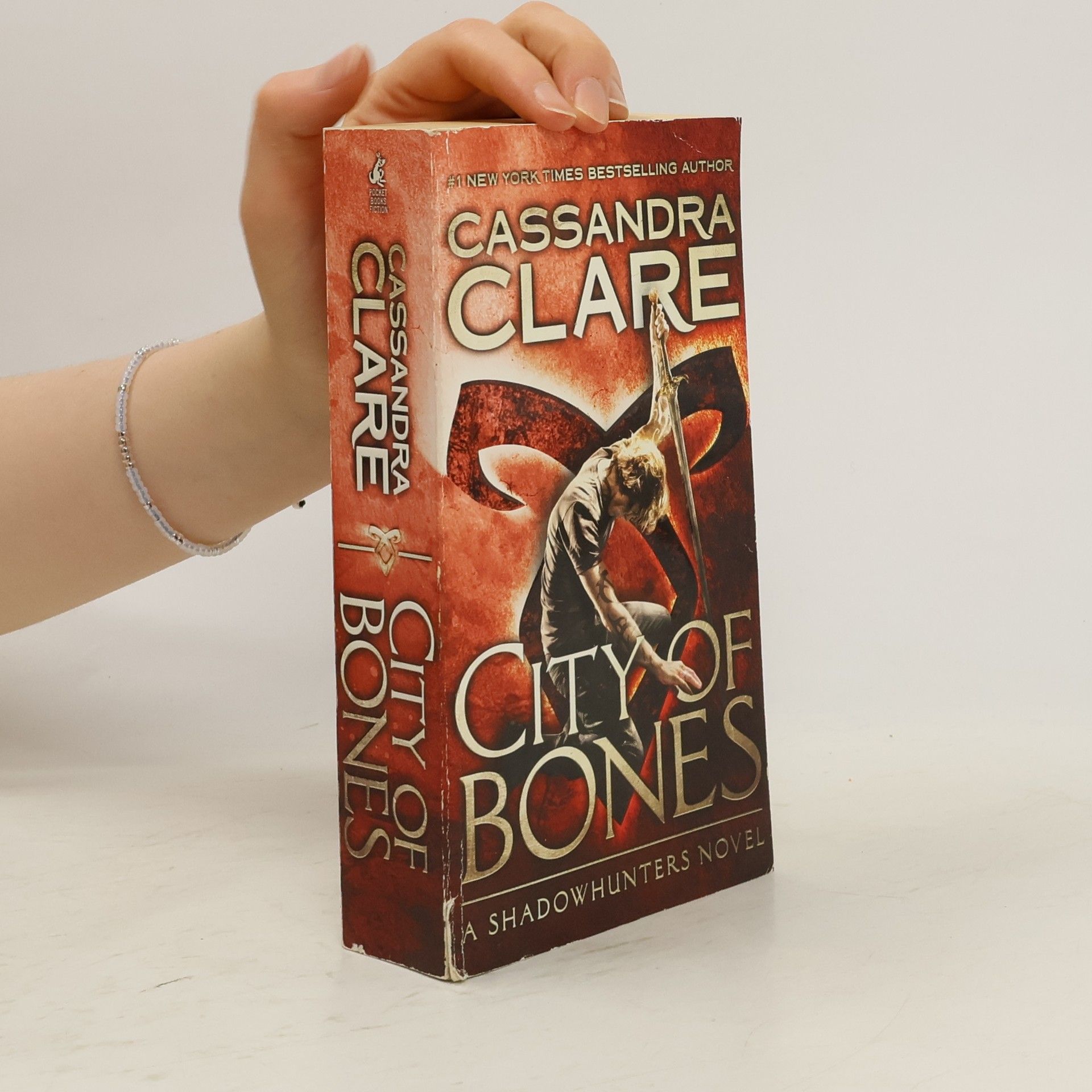 Cassandra Clare City of Bones, 1