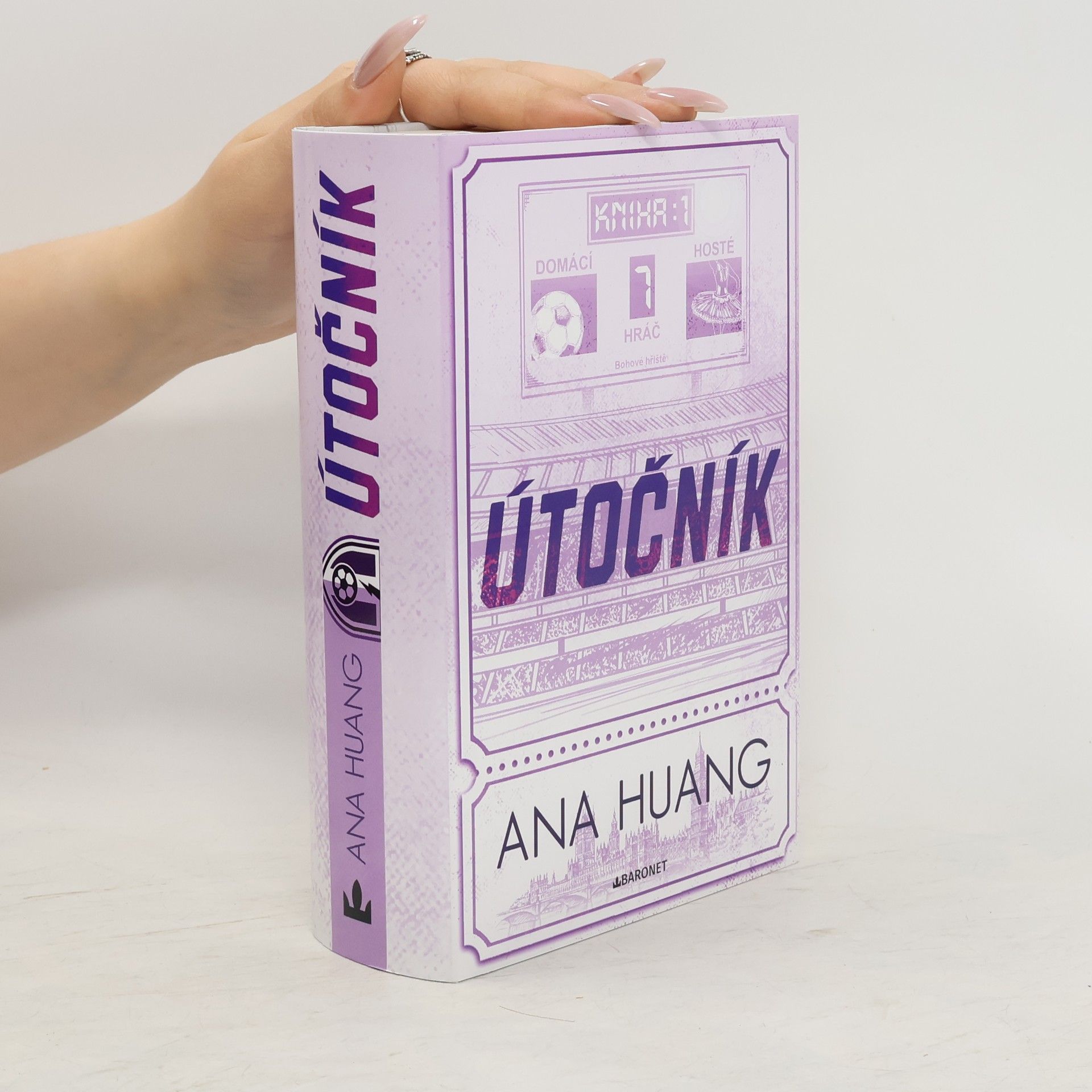 Ana Huang Útočník