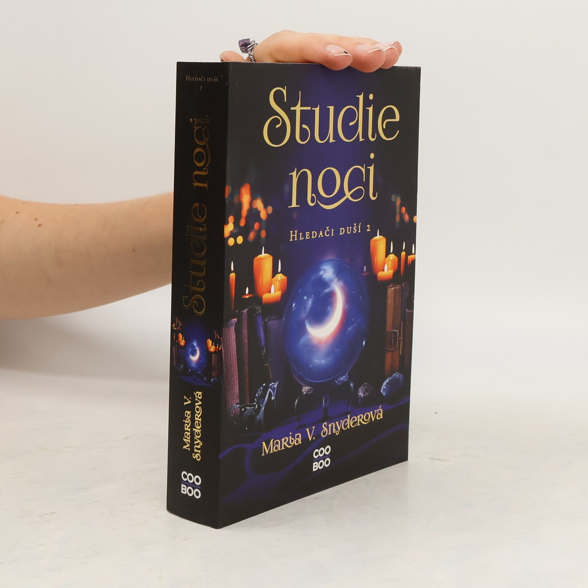 Maria V. Snyder Hledači duší 2. Studie noci