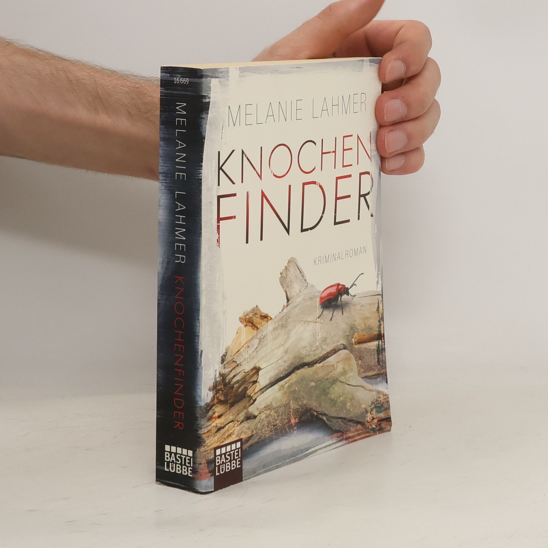 Melanie Lahmer Knochenfinder