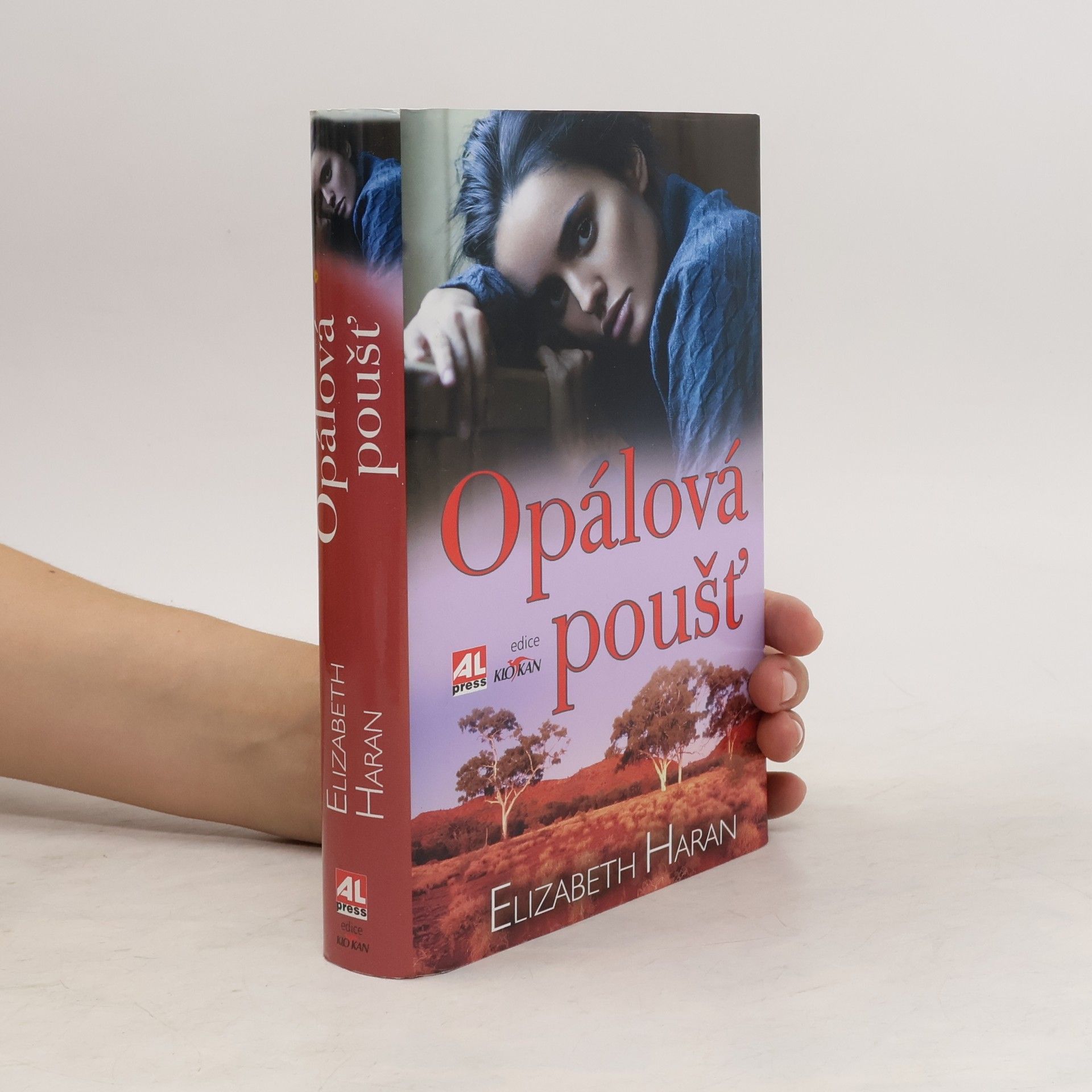 Elizabeth Haran Opálová poušť