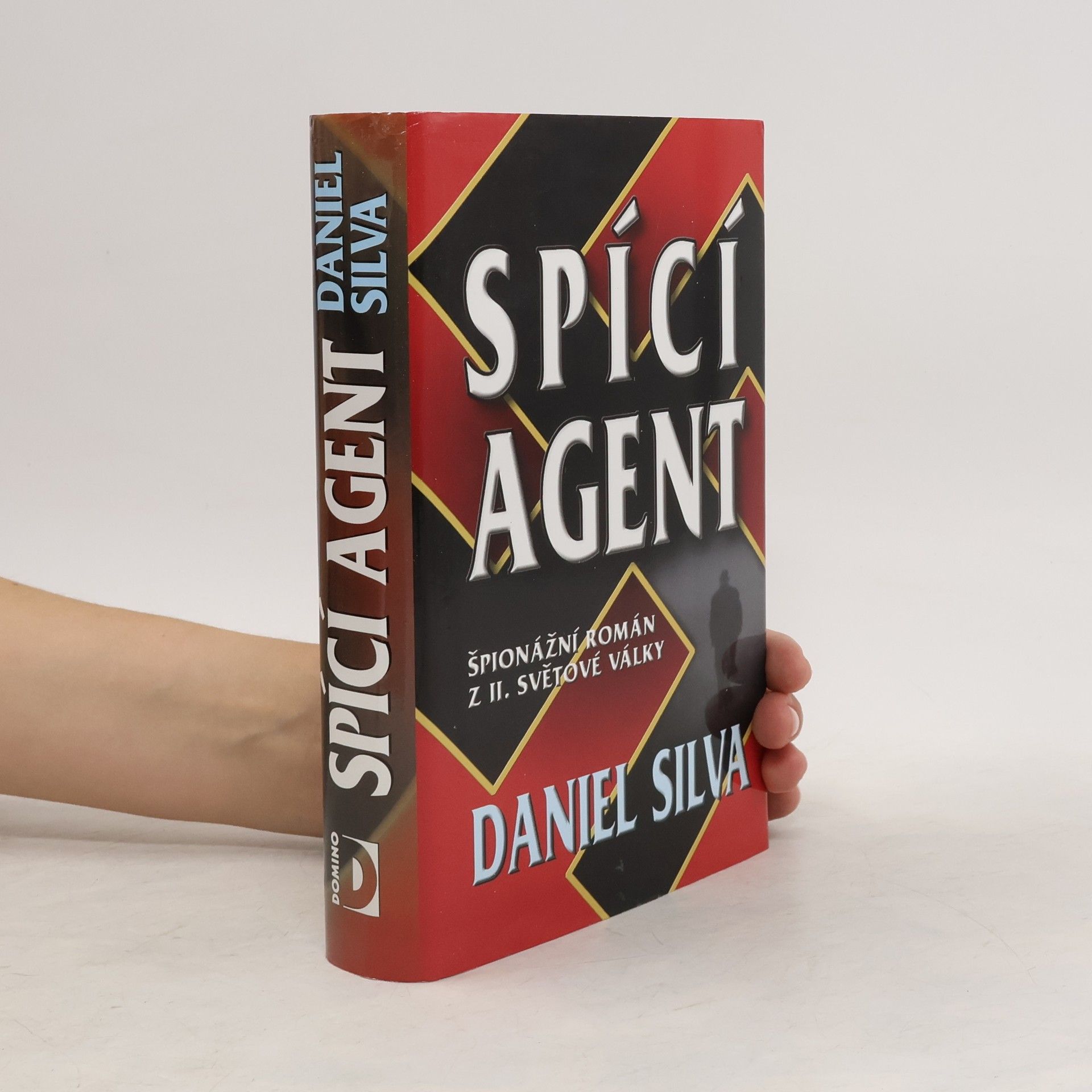 Daniel Silva Spící agent