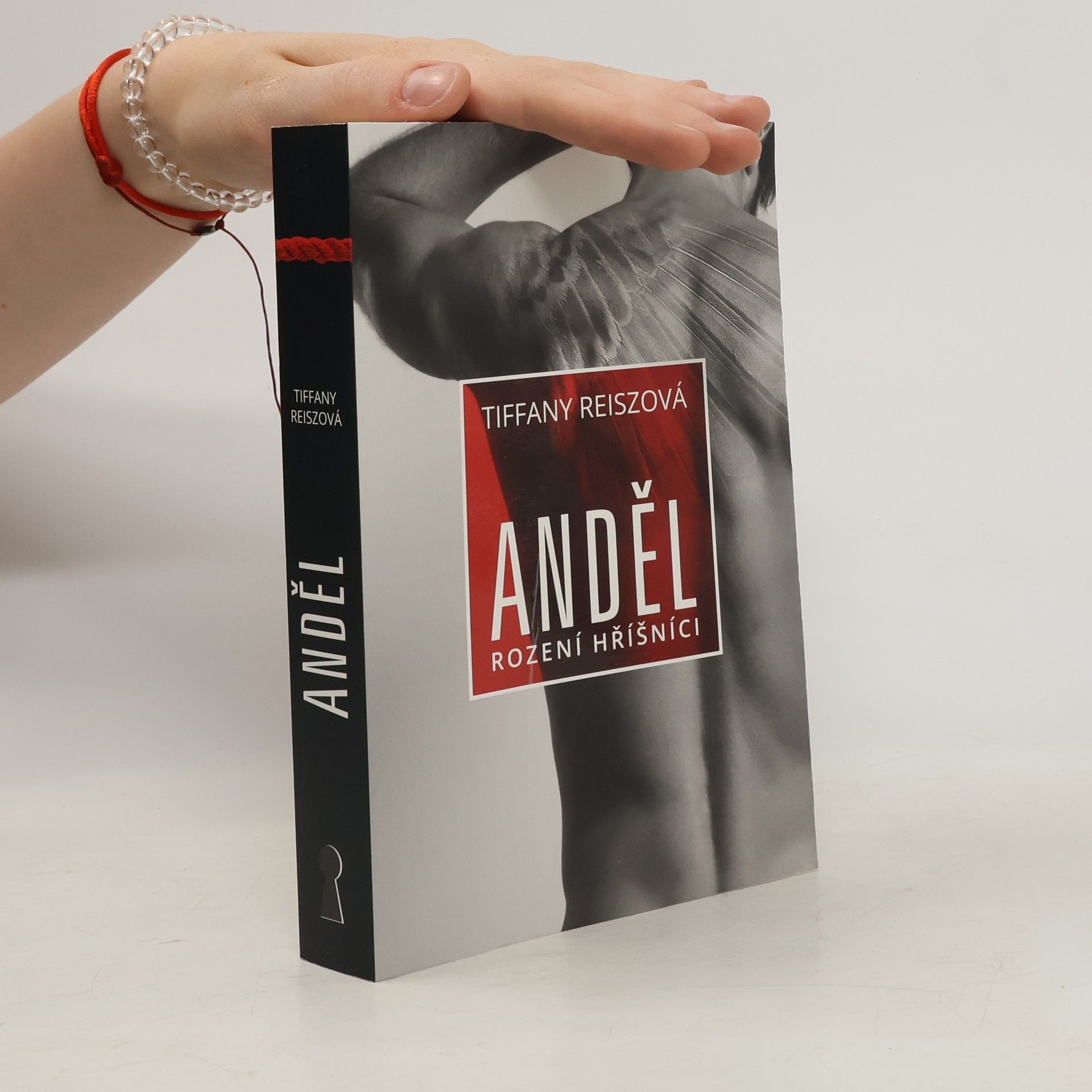Tiffany Reisz Anděl