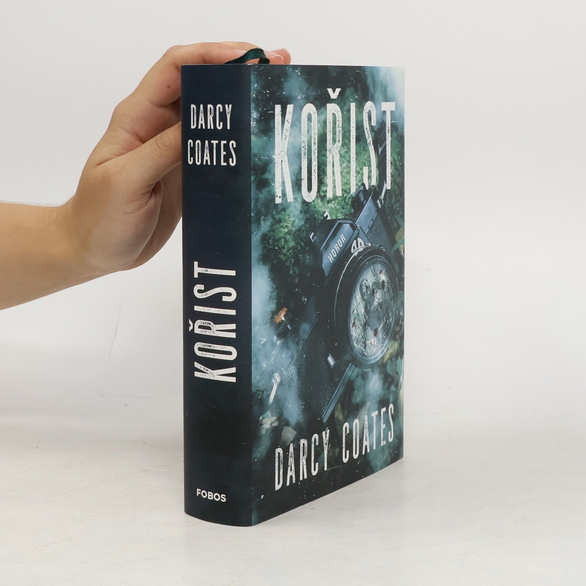 Darcy Coates Kořist