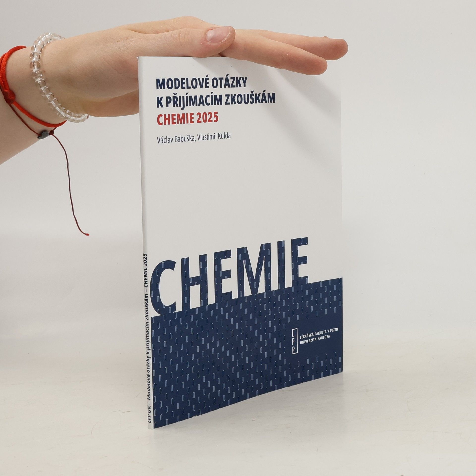 Václav Babuška Modelové otázky k přijímacím zkouškám : chemie 2025