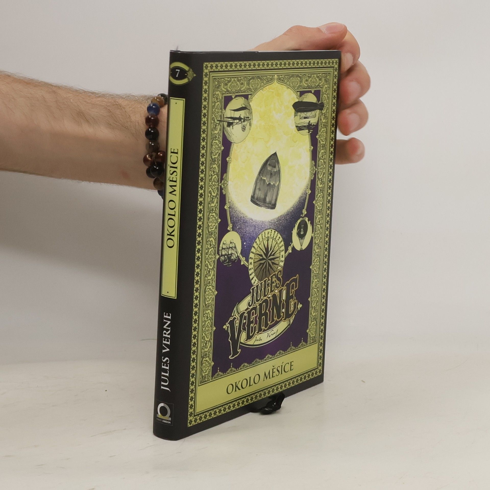 Jules Verne Okolo měsíce