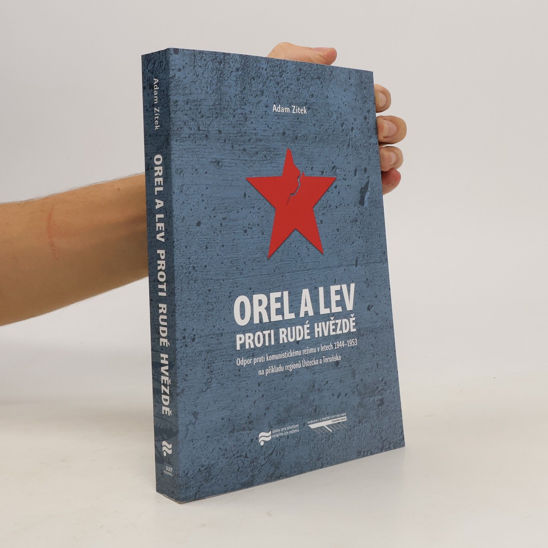 Adam Zítek Orel a lev proti rudé hvězdě