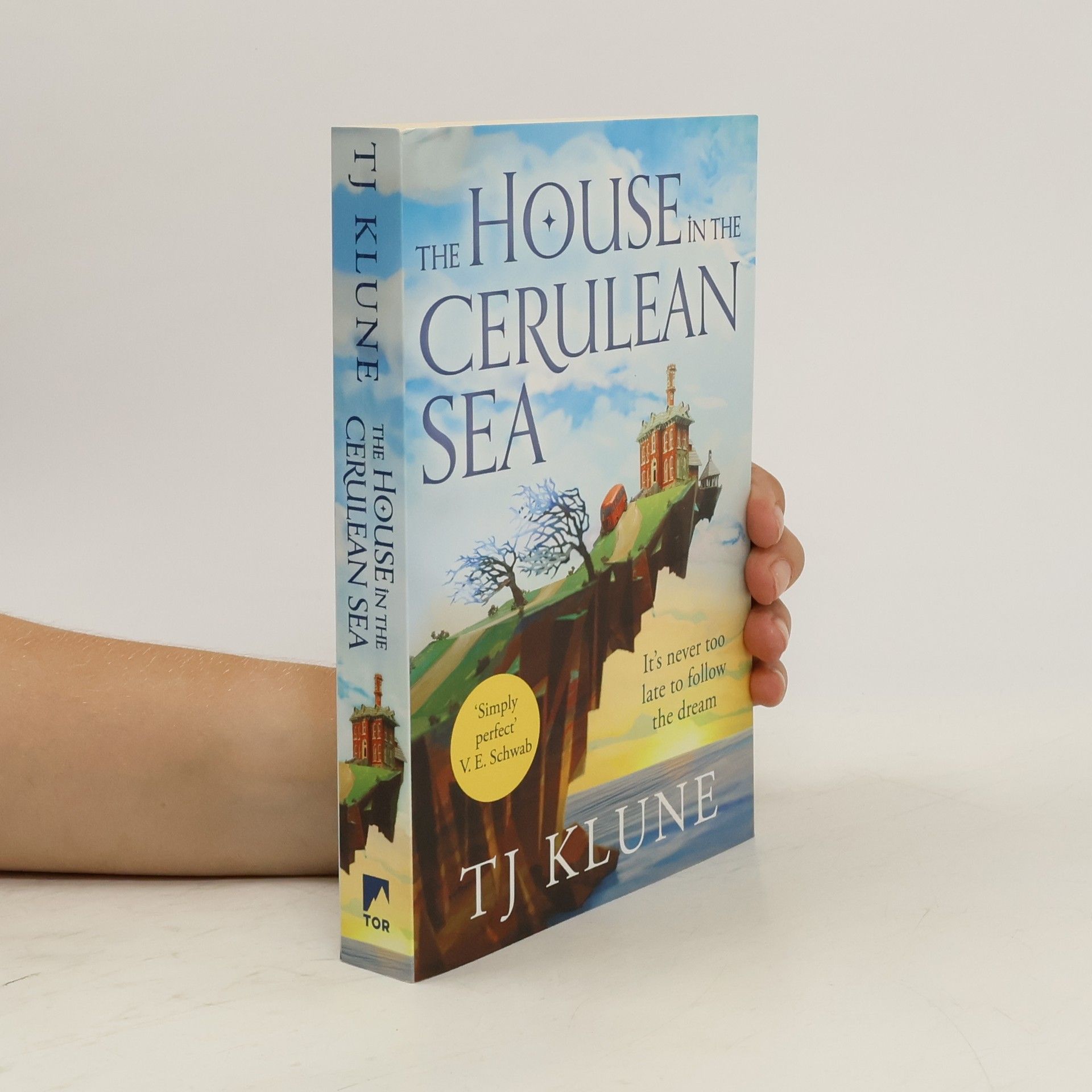 T. J. Klune The house in the Cerulean Sea