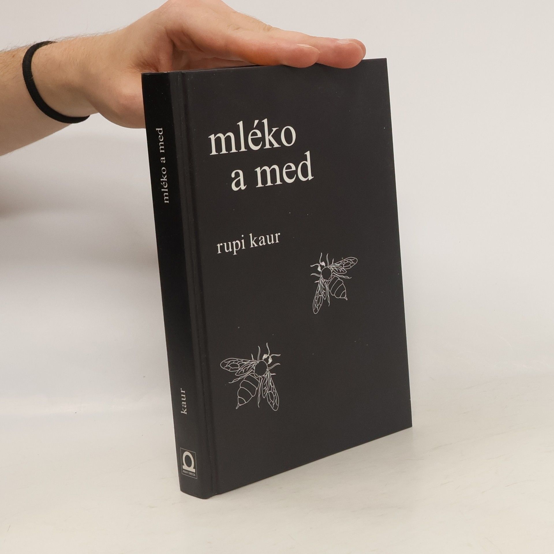 Rupi Kaur Mléko a med