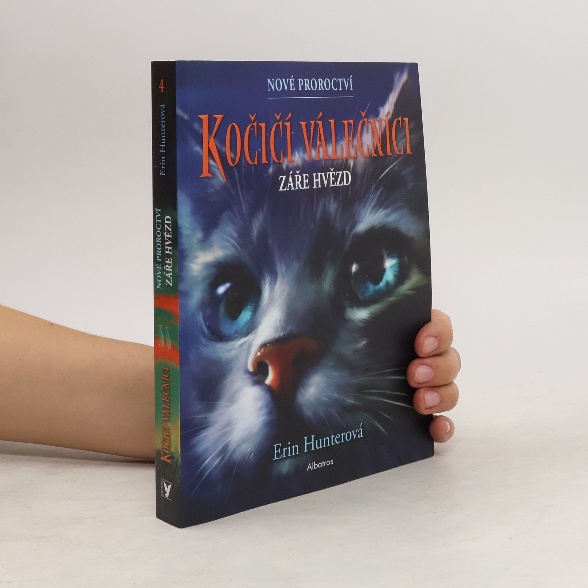 Erin Hunter Kočičí válečníci : nové proroctví. Záře hvězd