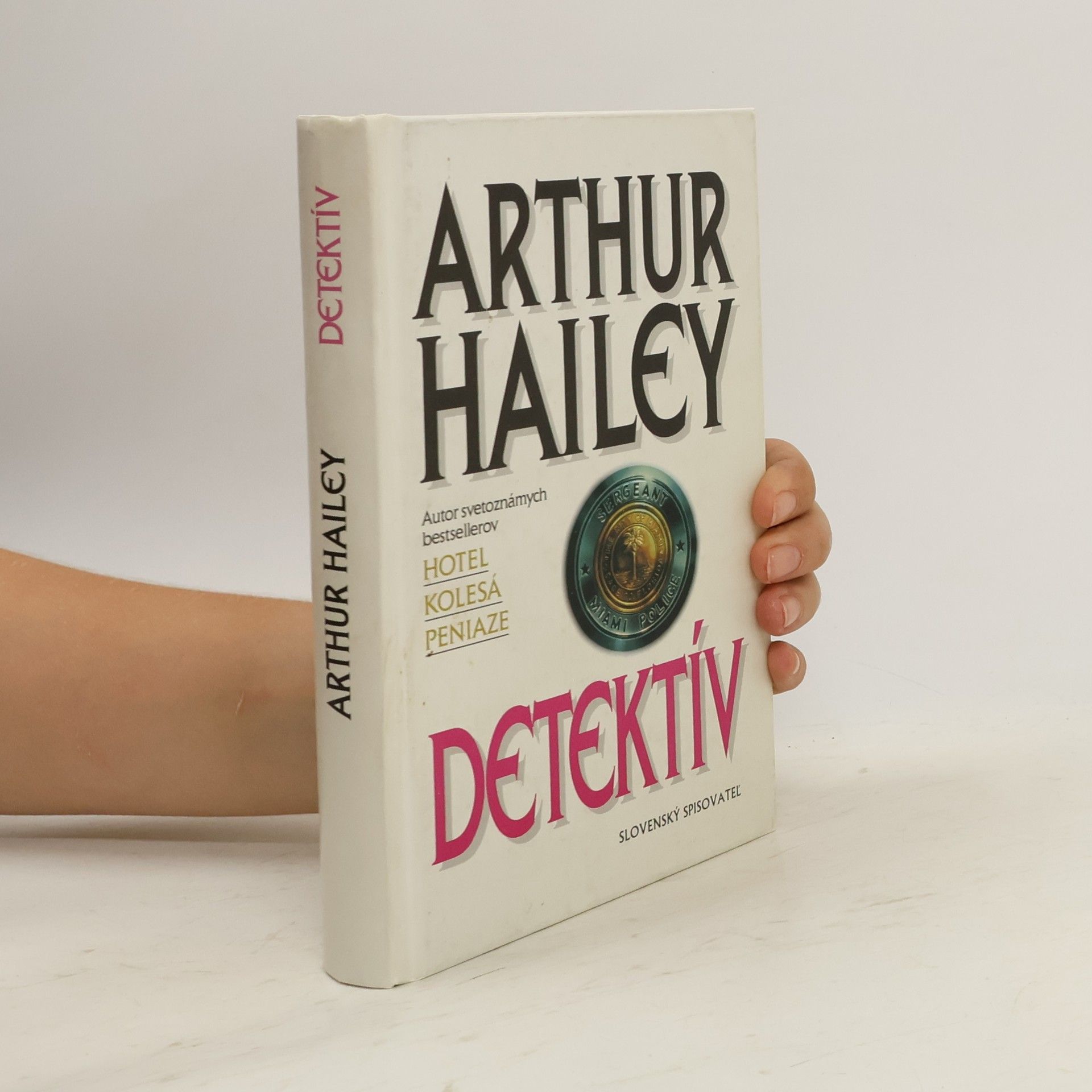 Arthur Hailey Detektív
