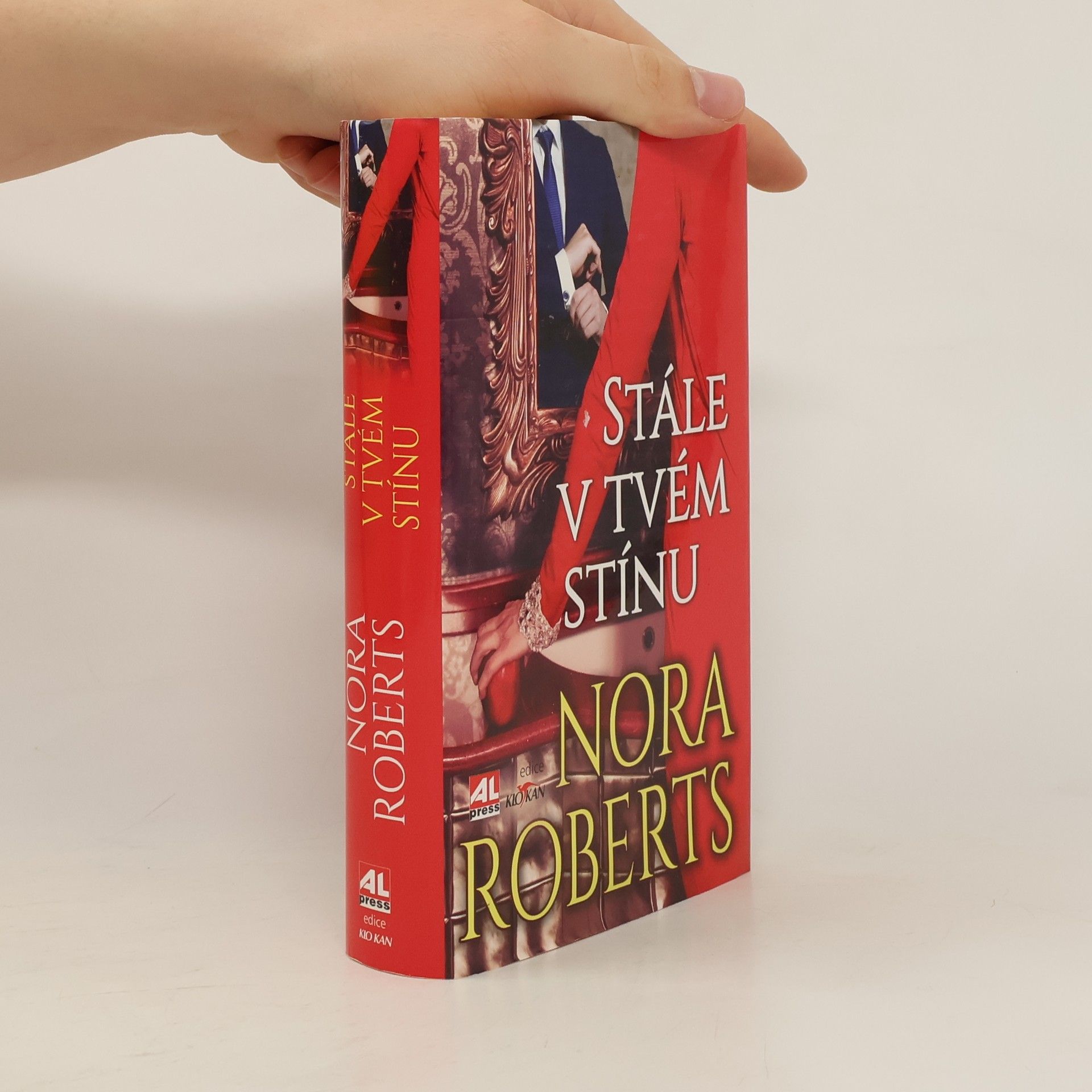 Nora Roberts Stále v tvém stínu