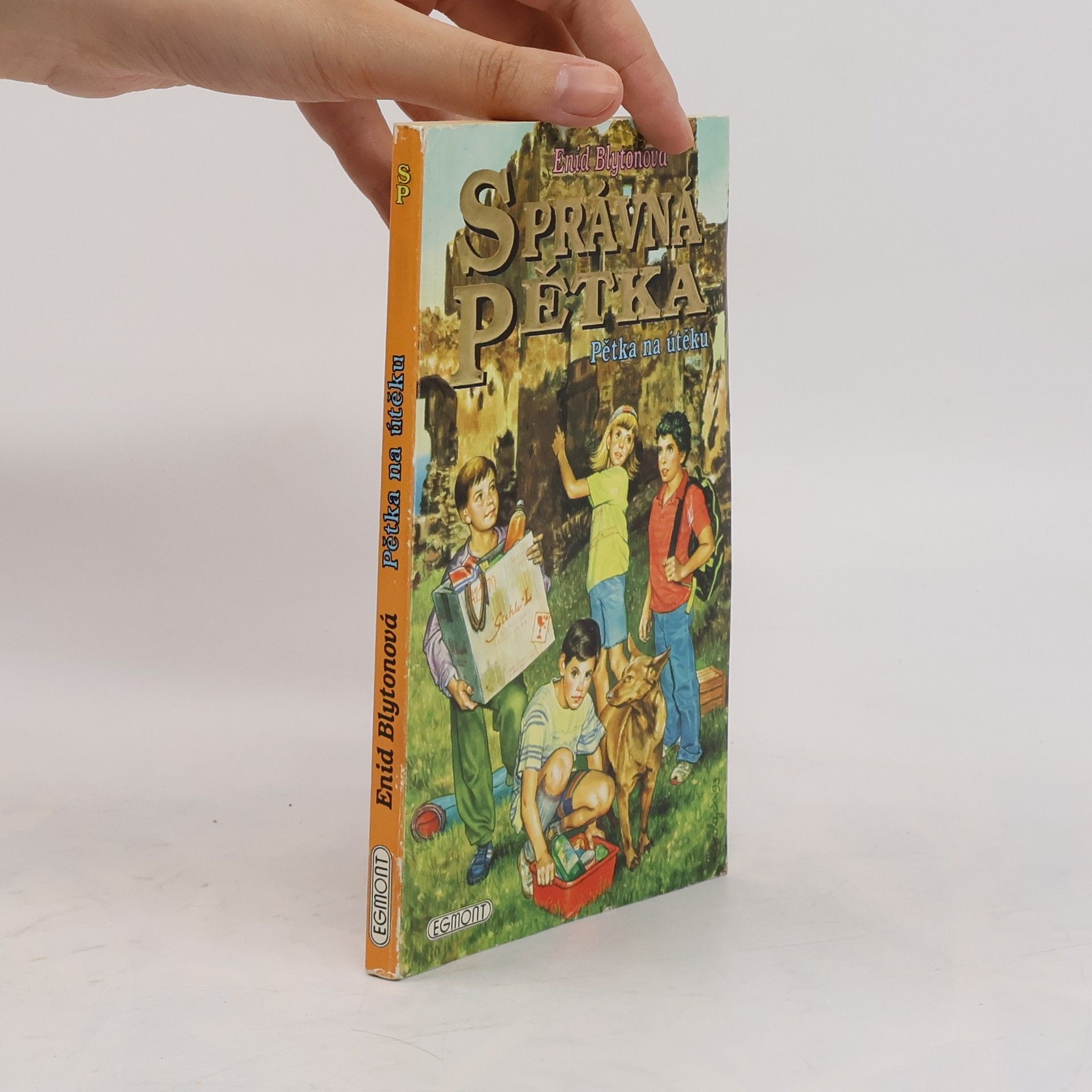 Enid Blyton Správná pětka. Pětka na útěku