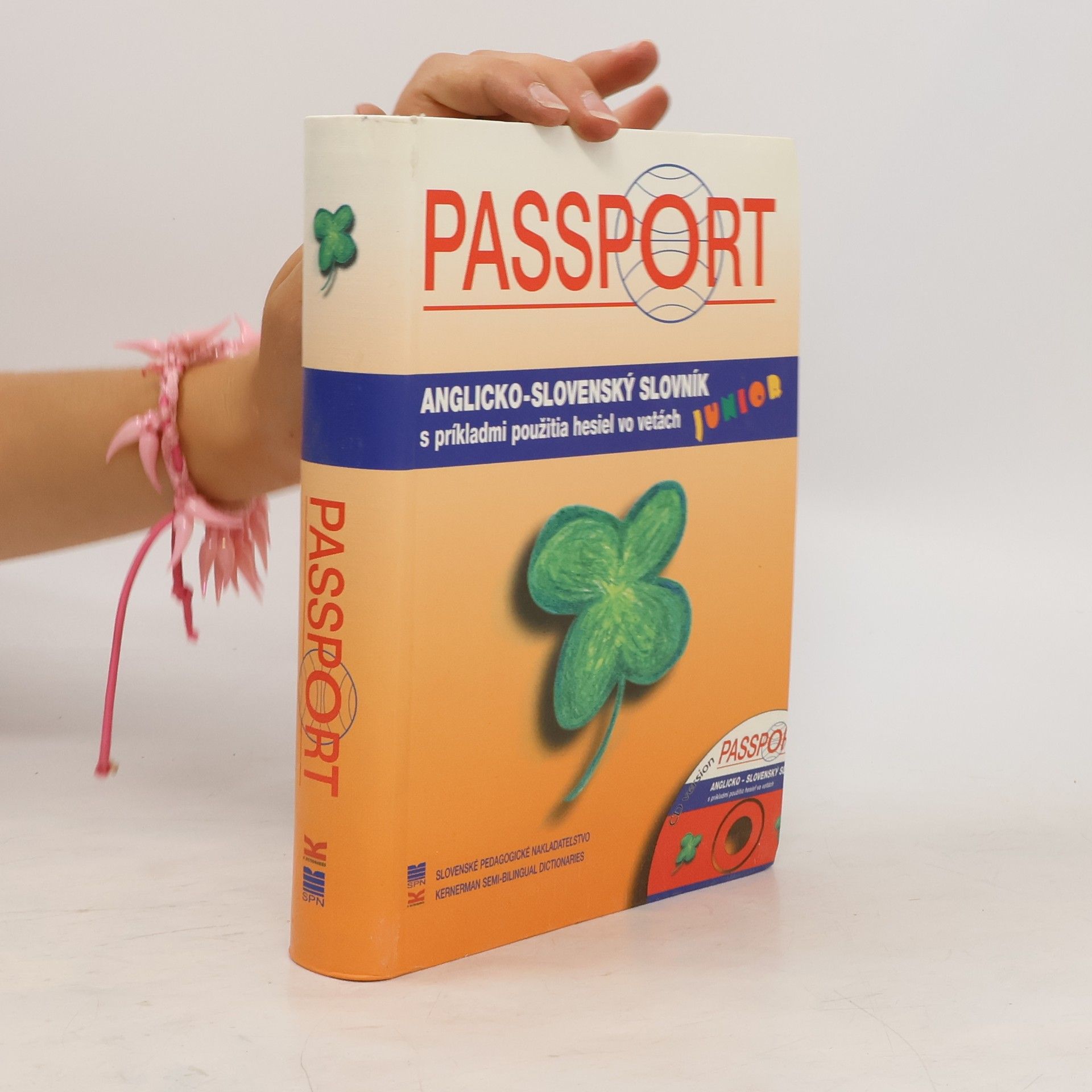 kolektiv Passport - anglicko-slovenský slovník : s príkladmi použitia hesiel vo vetách = Passport - English-Slovak learner's dictionary Passport - English-Slovak learner's dictionary