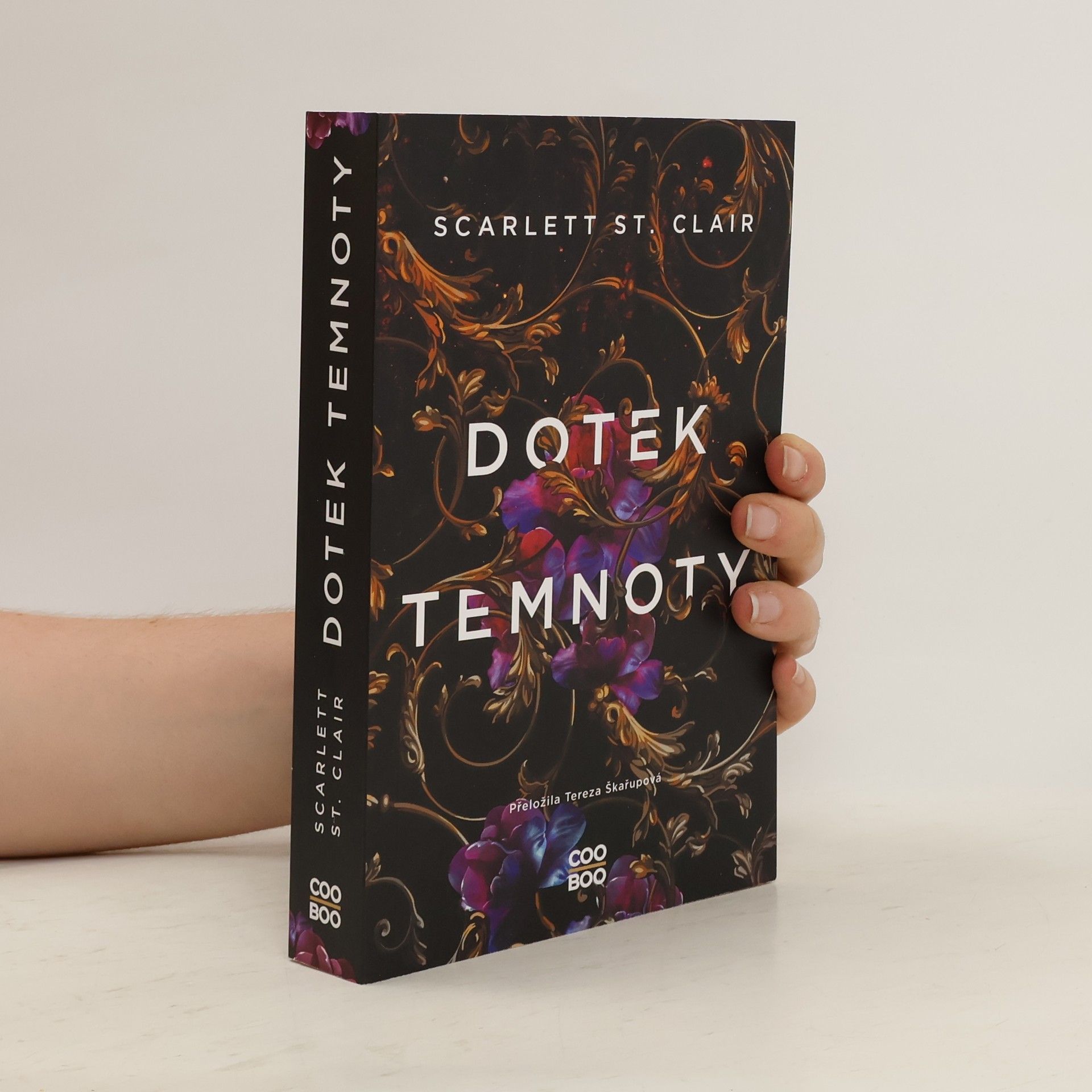 Scarlett St. Clair Dotek temnoty
