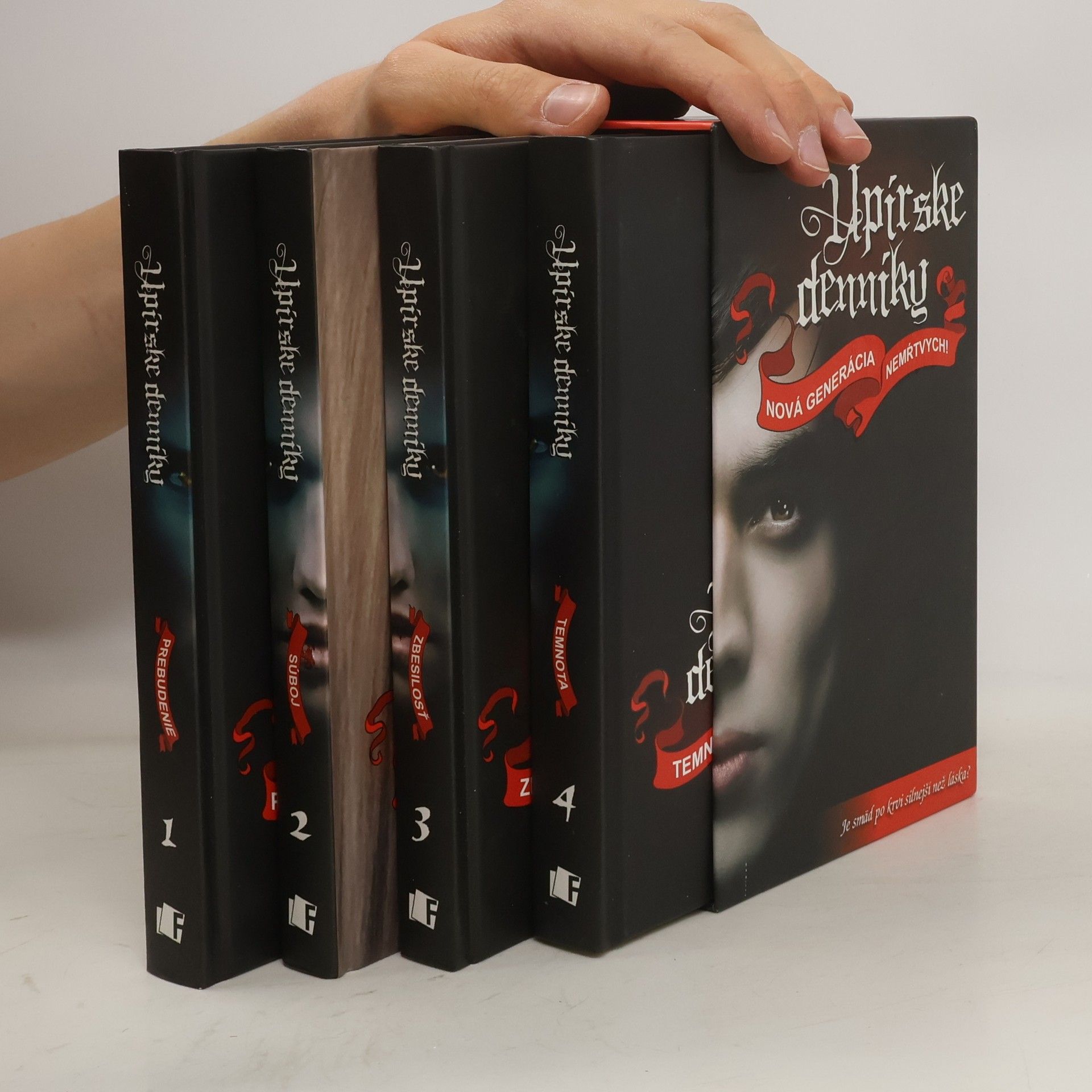 Lisa J. Smith Upírske deníky: Nová generácia nemrtvých!
