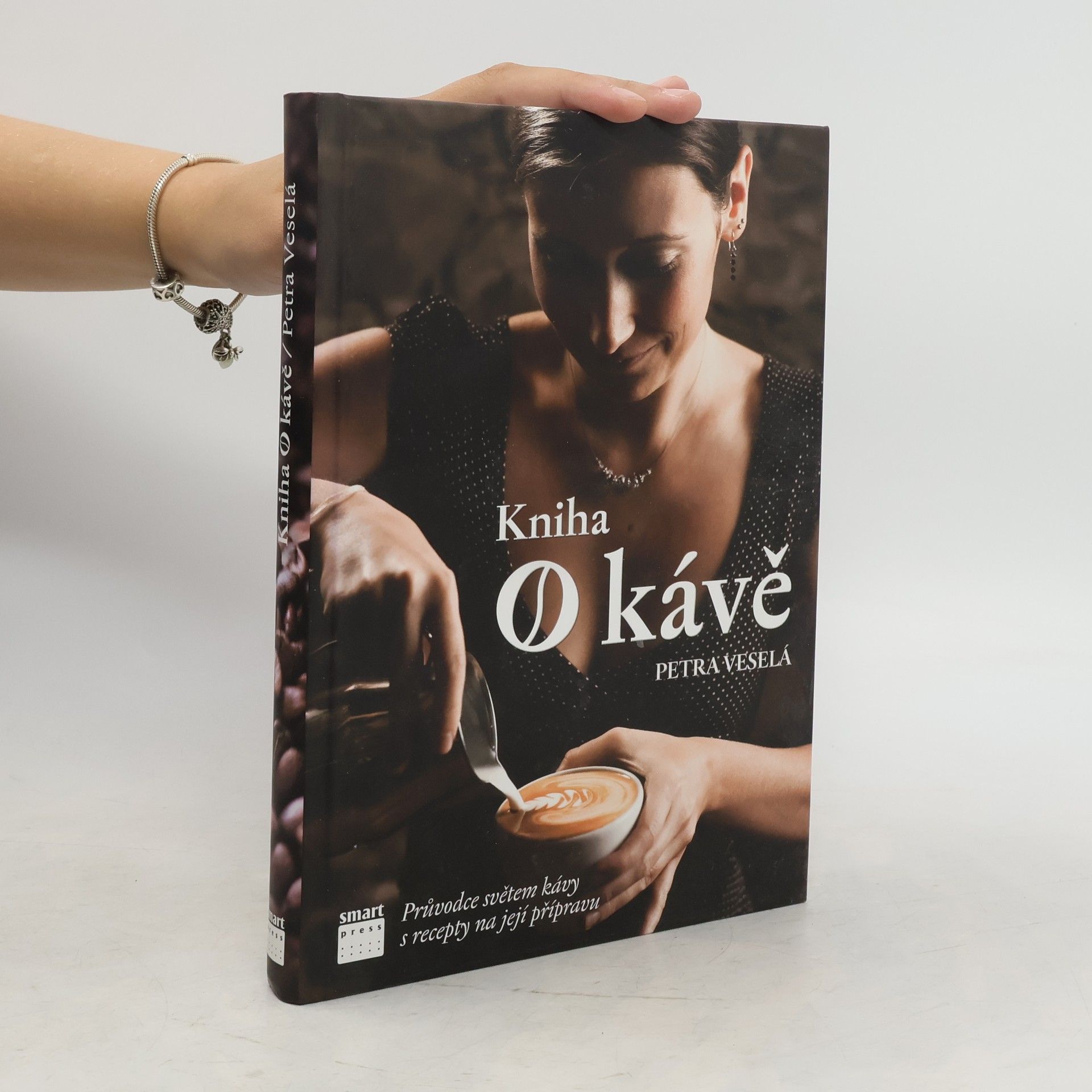 Kniha o kávě. Průvodce světem kávy s recepty na její přípravu