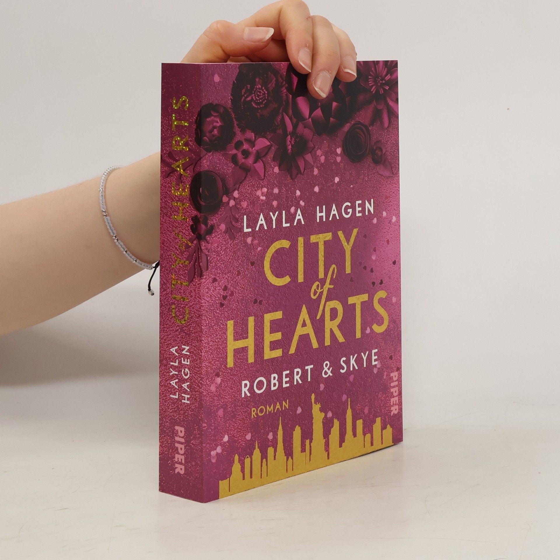 Layla Hagen City of Hearts - Robert & Skye