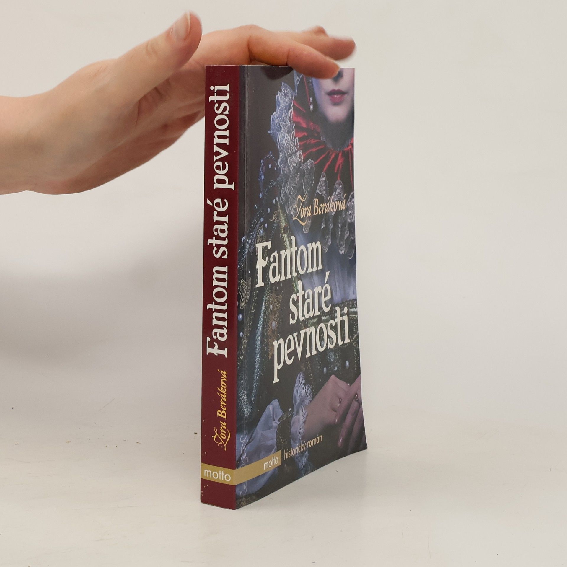 Zora Beráková Fantom staré pevnosti : dobrodružný historický román
