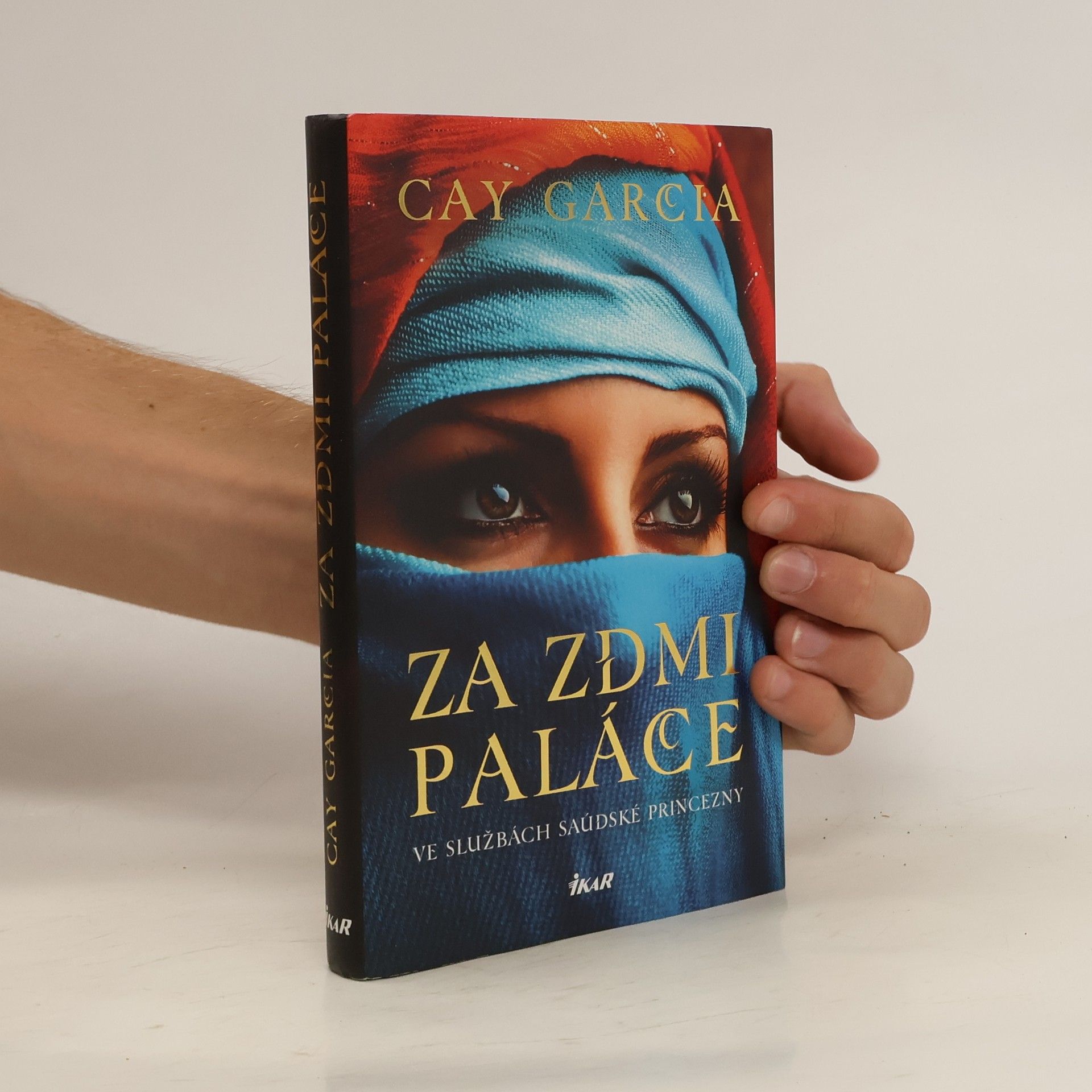 Cay Garcia Za zdmi paláce