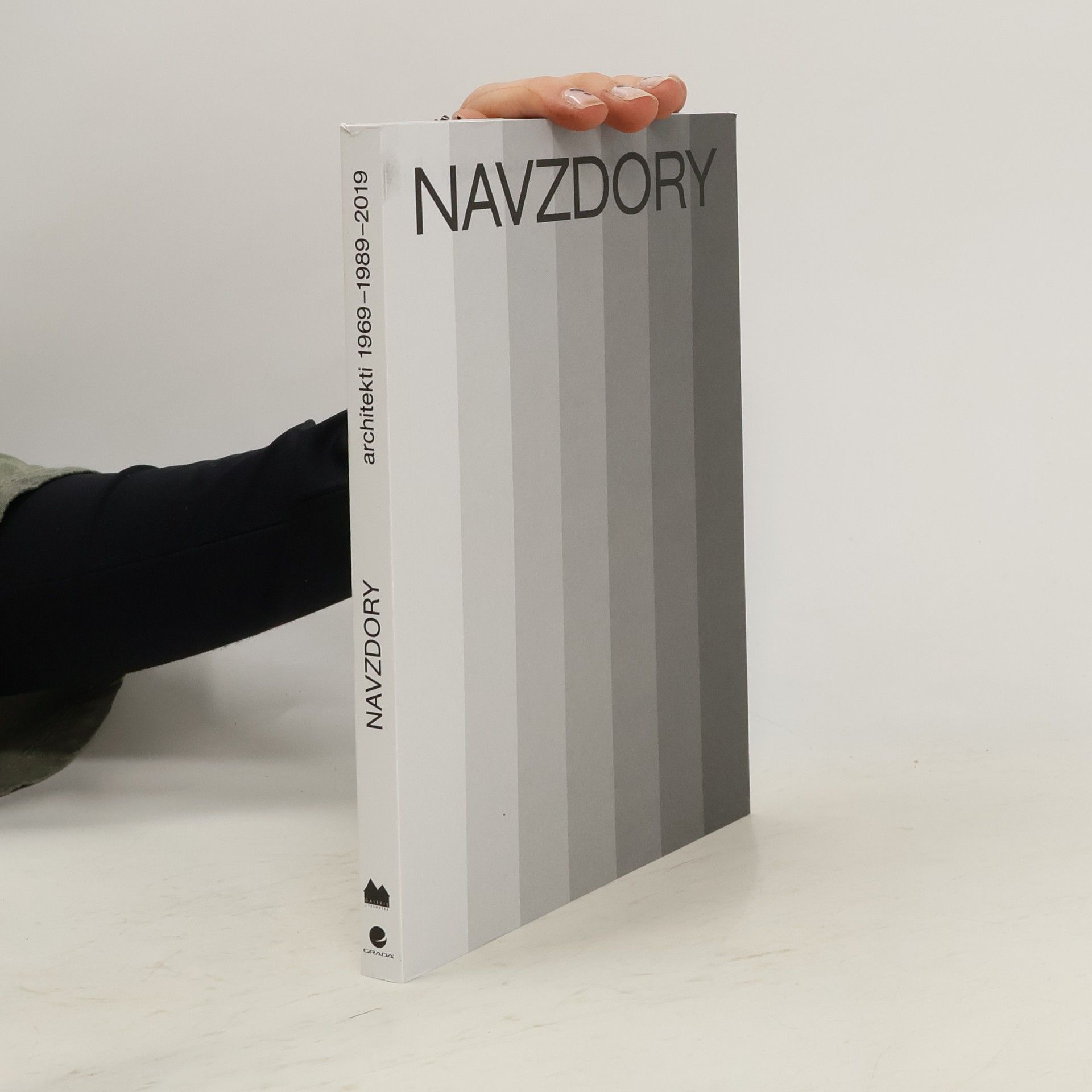 Petr Krajči Navzdory / Architekti 1969–1989–2019