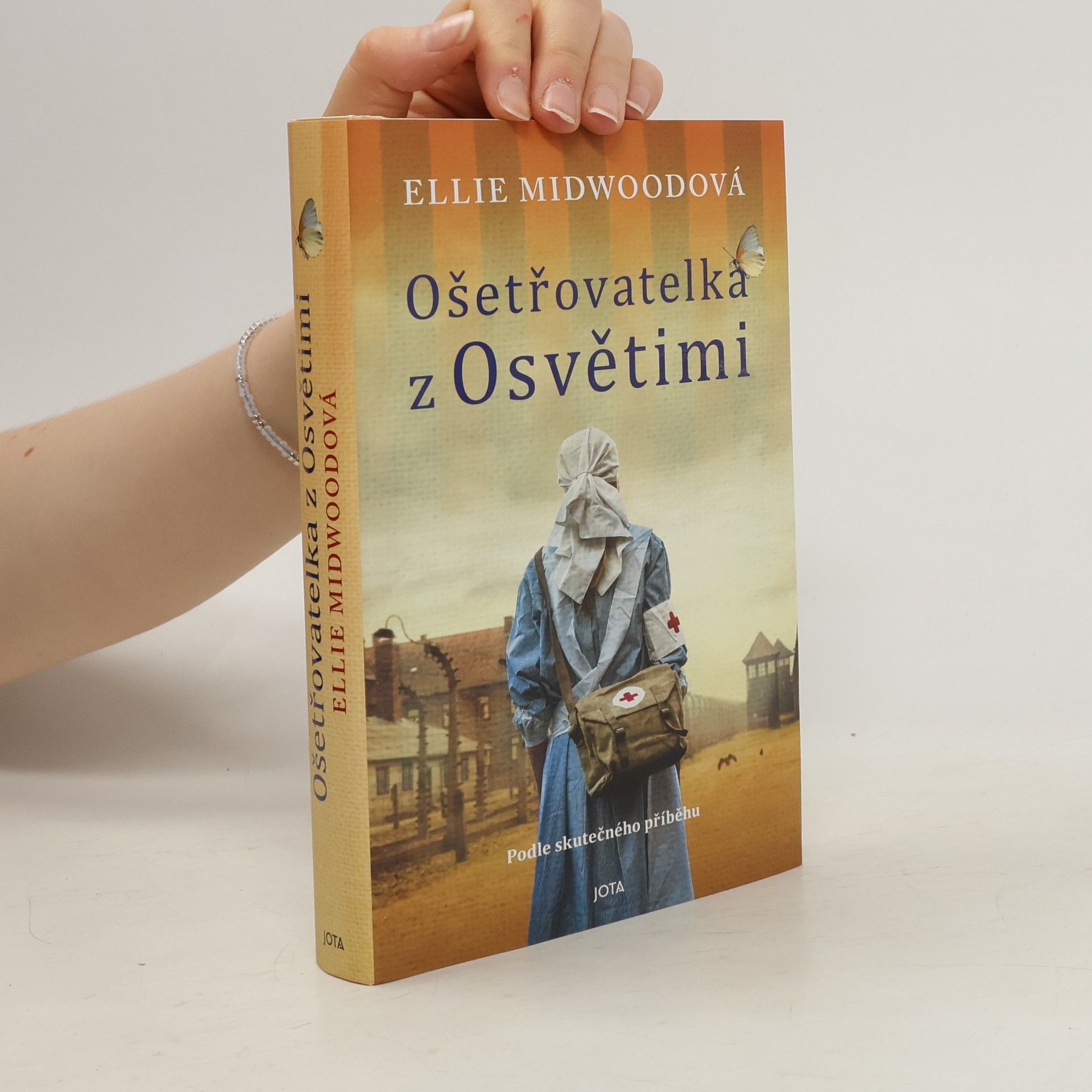 Ellie Midwood Ošetřovatelka z Osvětimi